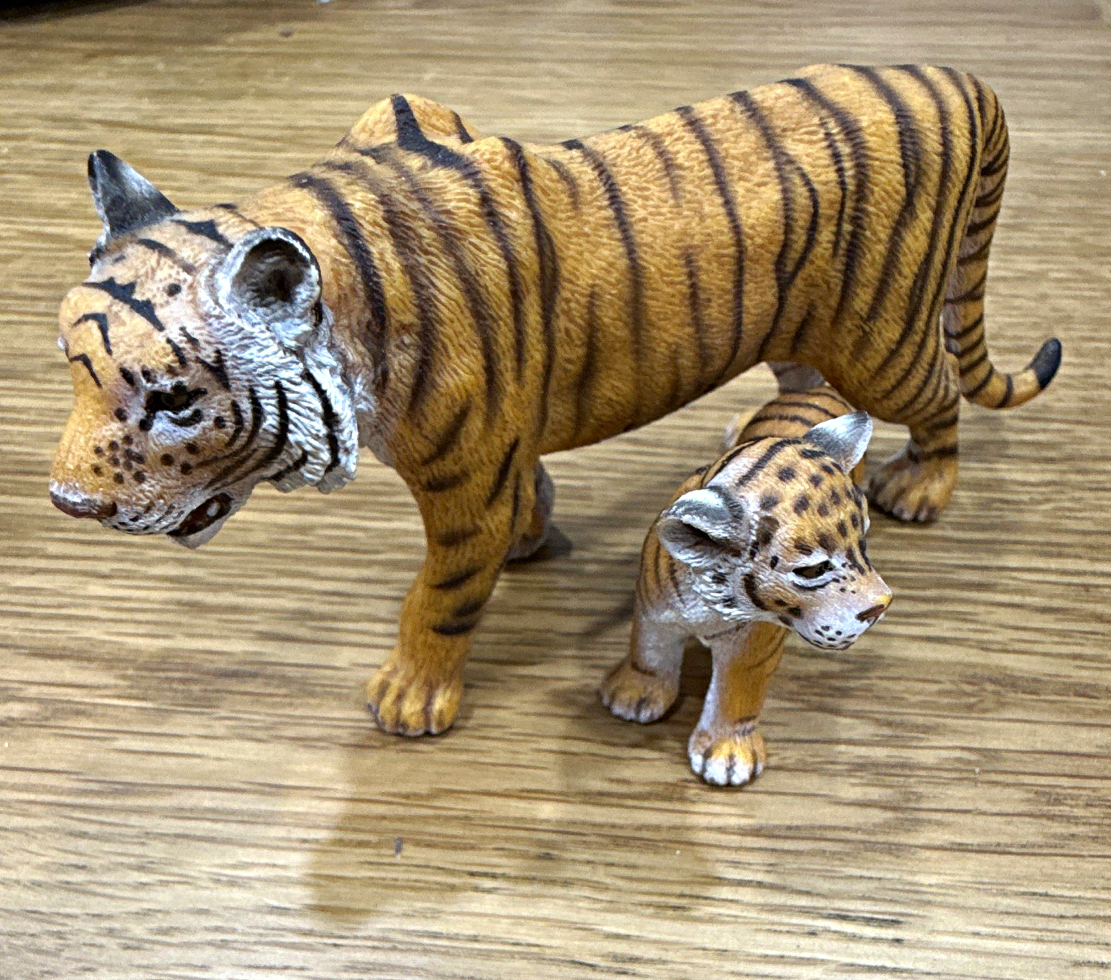 Schleich Bengal Tiger & Tiger Cub Figures Retired Vintage Animal Pair Schleich Bengal Tiger & Tiger Cub Figures Retired Vintage Animal Pair