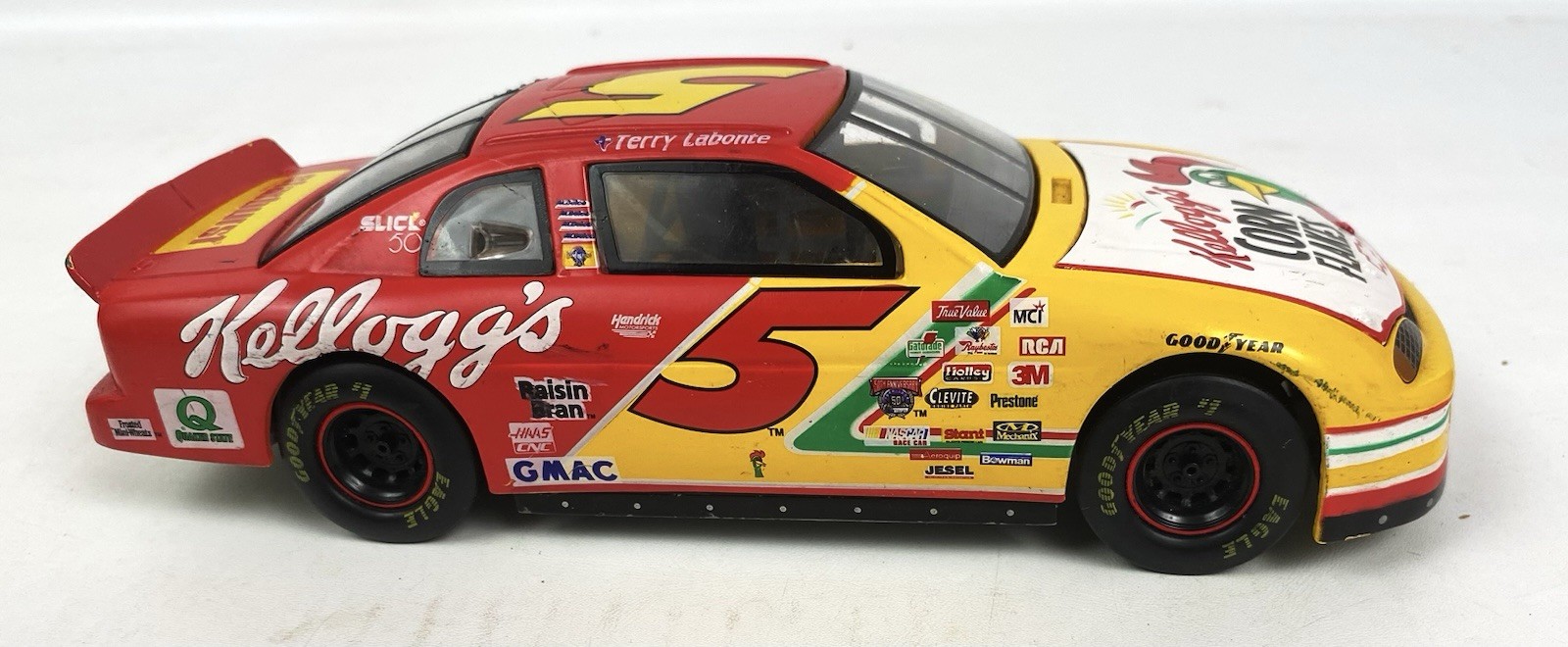 Terry Labonte #5 Kellogg\'s Corn Flakes Car 1995 Racing Champions 1:24