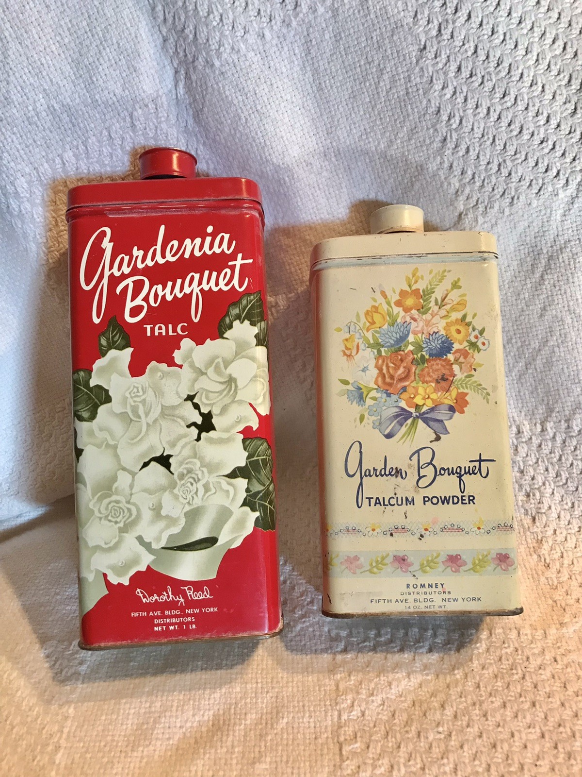Vtg Dorothy Reed Talc + Romney Gardenia Bouquet Advertising Tin Can (2)RARE
