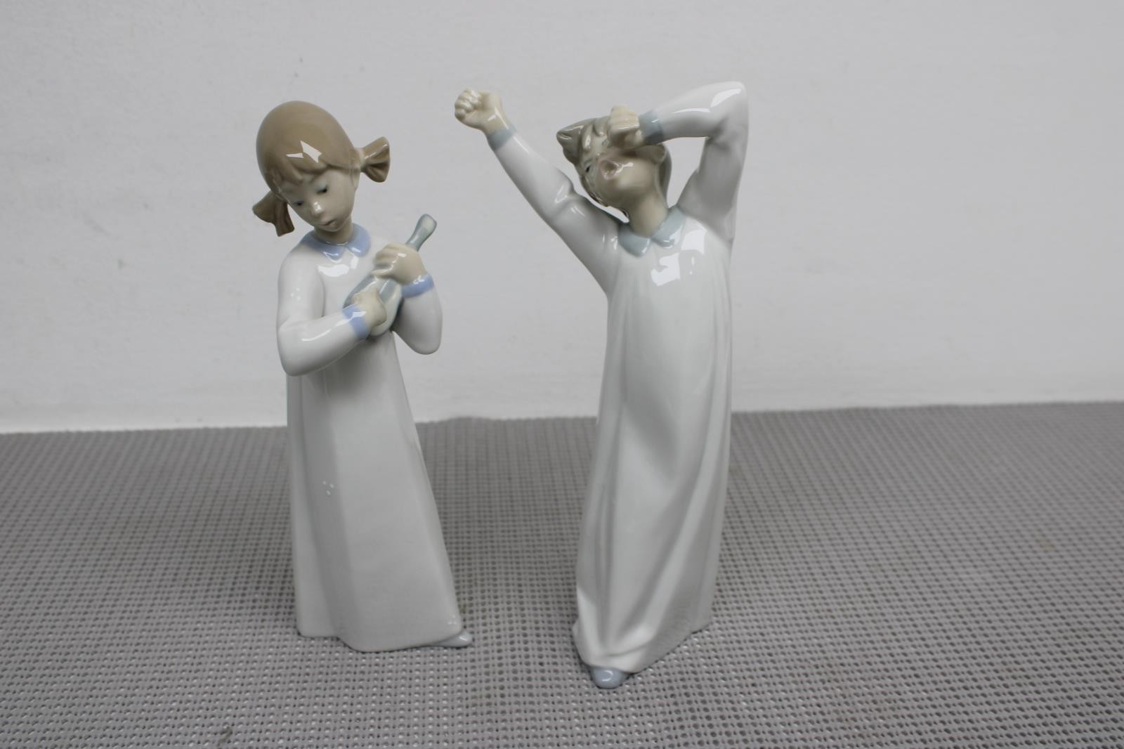 Vtg Retired Lladro #4871 Girl W/Guitar And #4870 Boy Yawning Hand Made In Spain