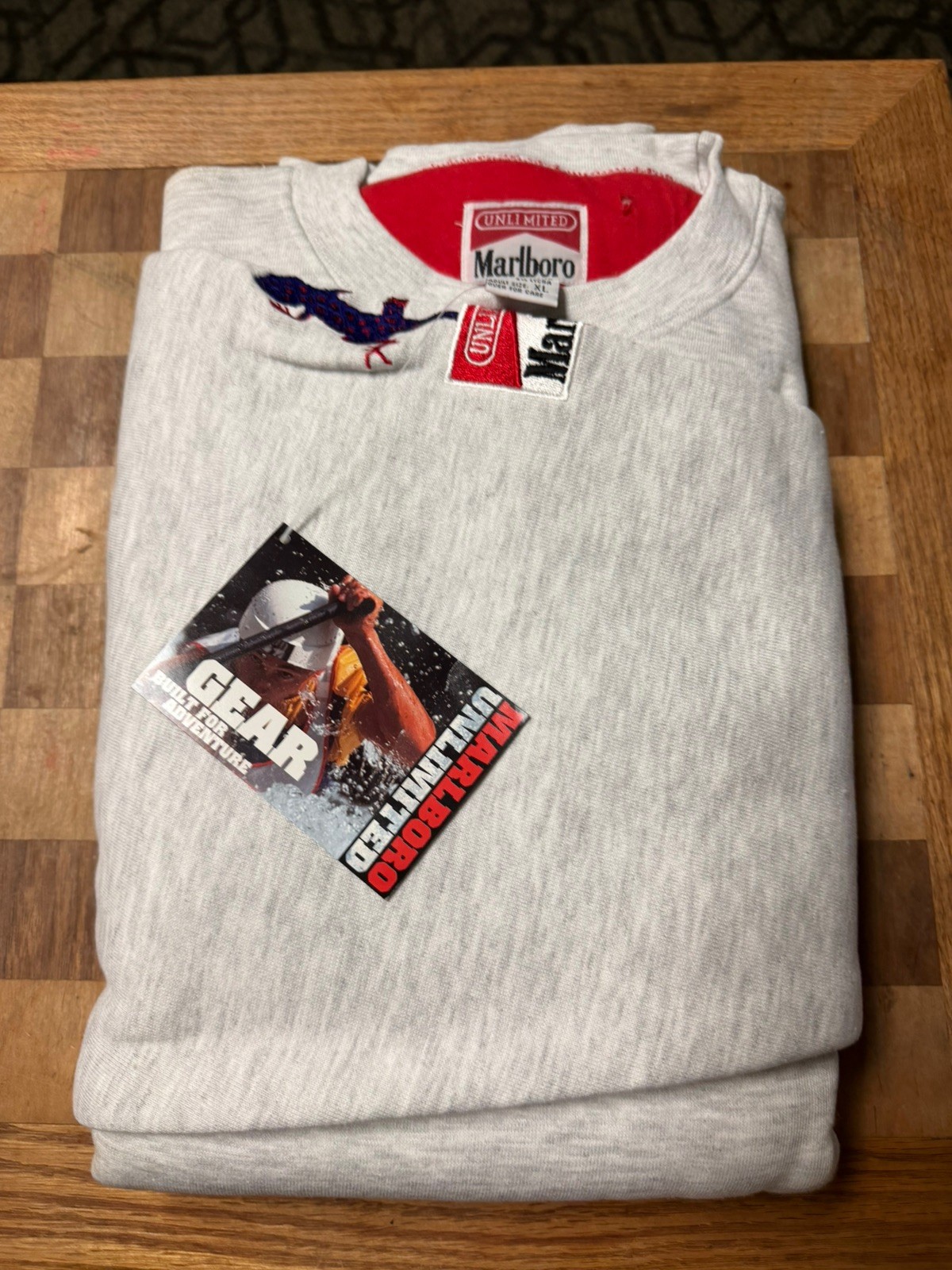 Vintage 90s Marlboro Unlimited Gecko Lizard Sweatshirt XL NWT NOS Gray Rare Vintage 90s Marlboro Unlimited Gecko Lizard Sweatshirt XL NWT NOS Gray Rare