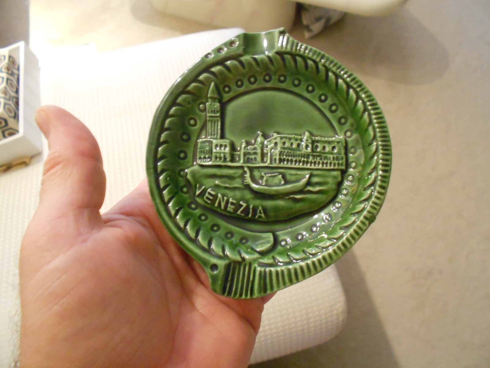VINTAGE VENEZIA CERAMIC ASH TRAY VG+ 4 3/4