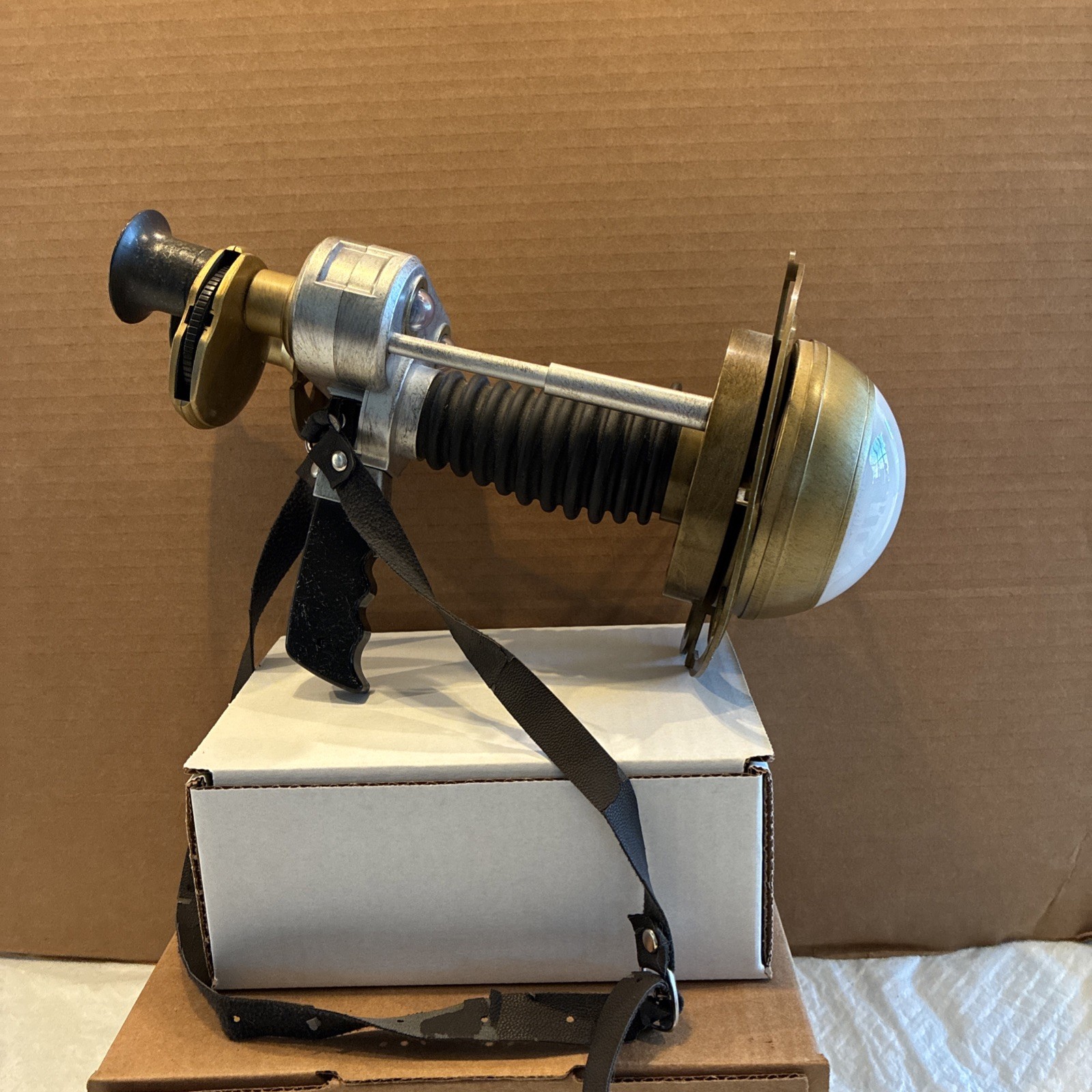 WIZARDING WORLD HARRY POTTER UNIVERSAL STUDIOS PROP OMNIOCULARS RARE