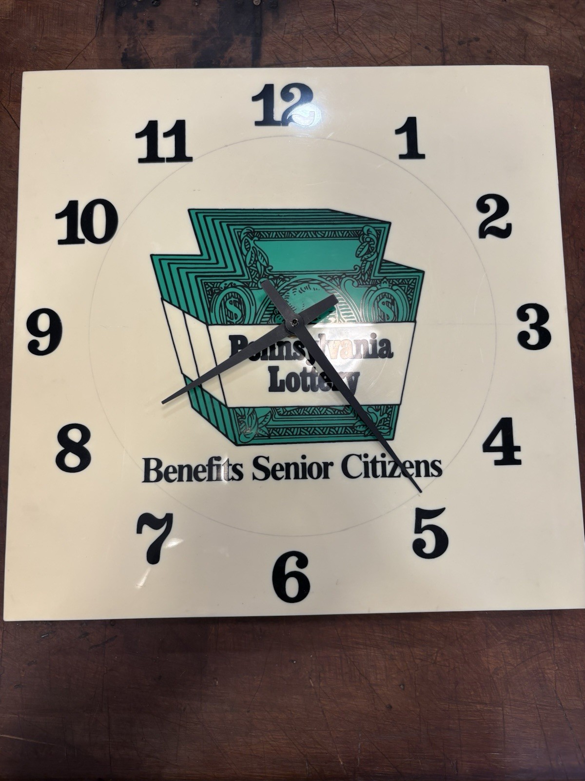 Vintage Pennsylvania Lottery Clock Benefits Senior Citizens Bar Man Cave *Read