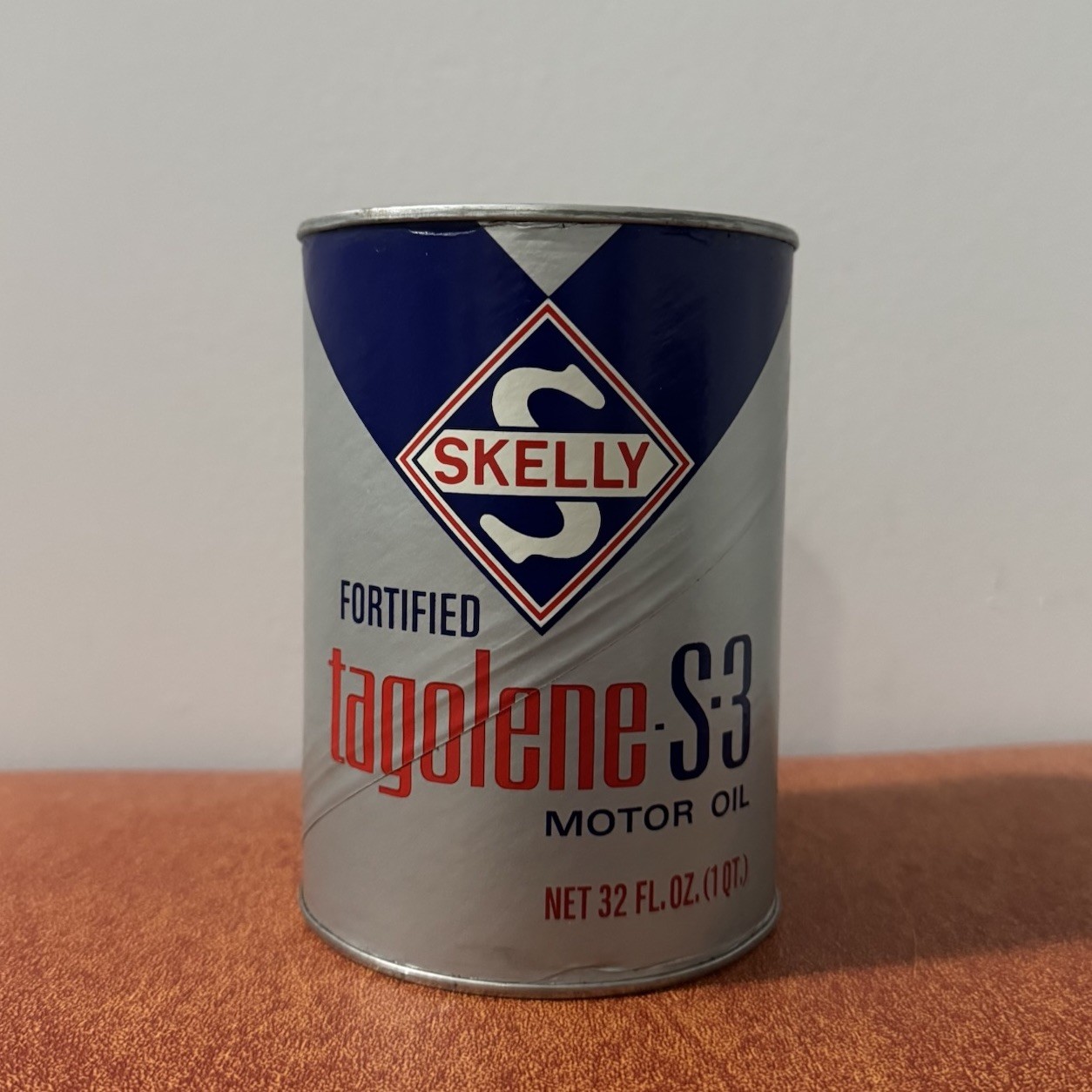 Vintage Skelly Tagolene - S-3 1 qt Full Motor Oil Can NOS S.A.E. 40 Red & Blue Vintage Skelly Tagolene - S-3 1 qt Full Motor Oil Can NOS S.A.E. 40 Red & Blue