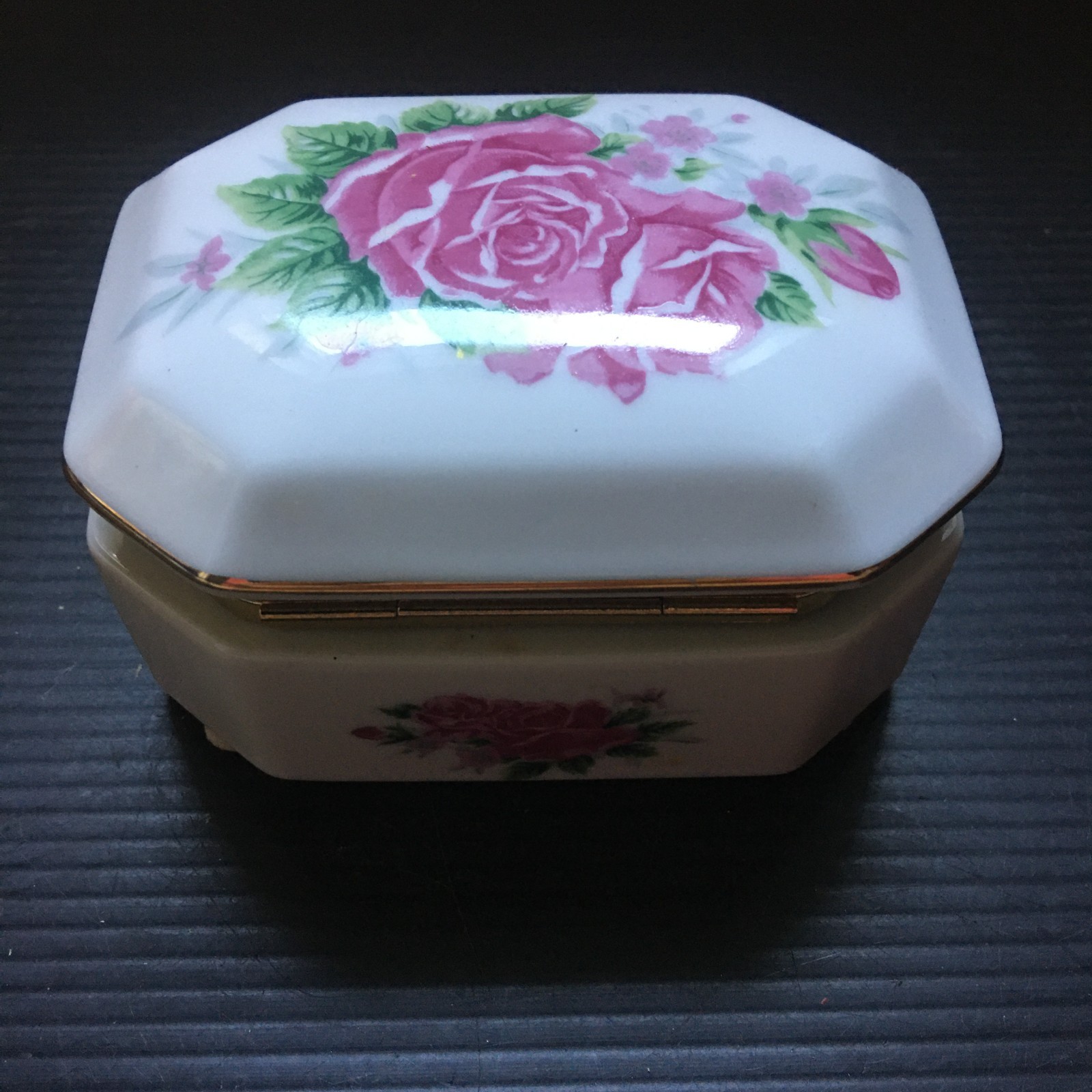 VTG Colibri Octagonal White Porcelain Trinket Box W/Pink Roses & Gold Metal Trim