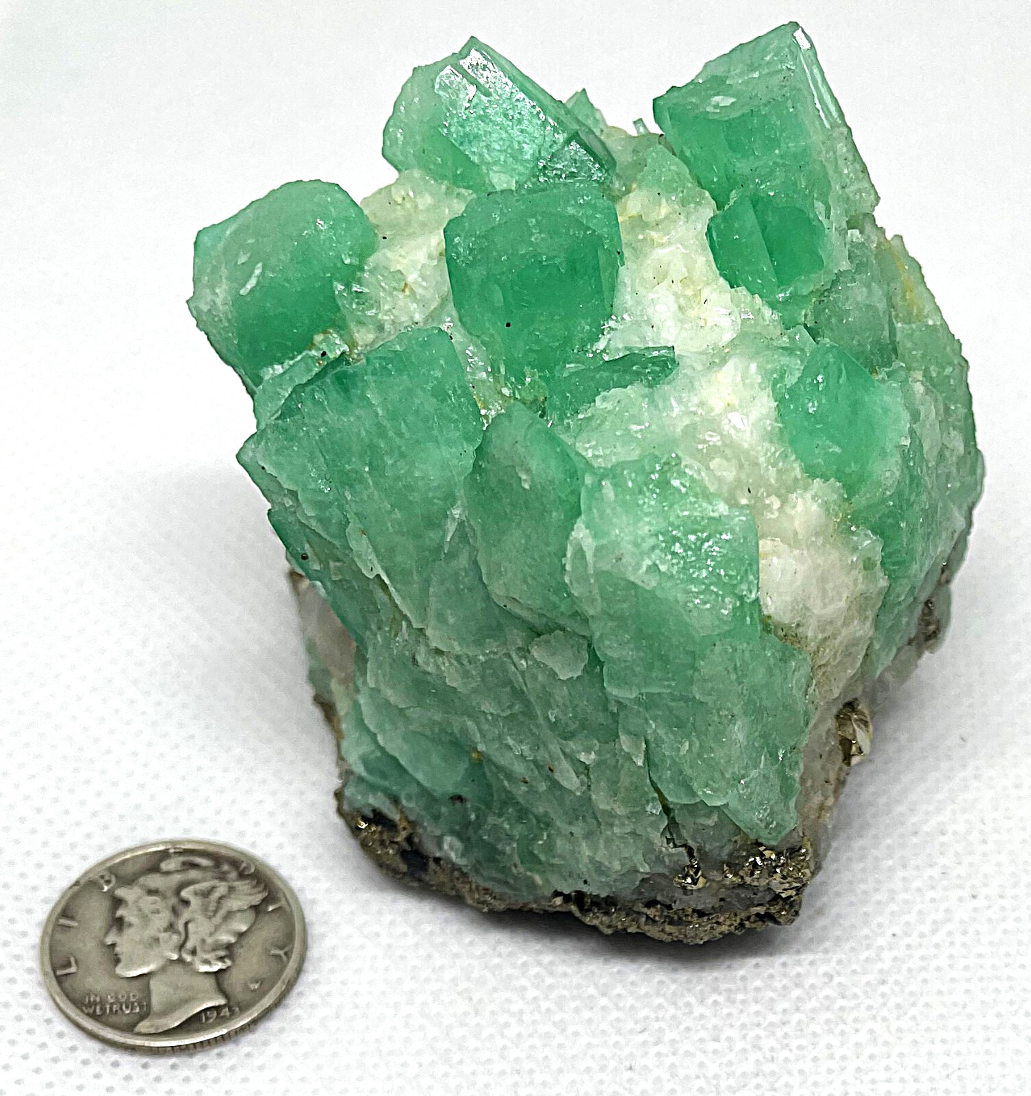 Magnificent 676 ct. Natural Colombia Emerald Crystal **$1600 Value**