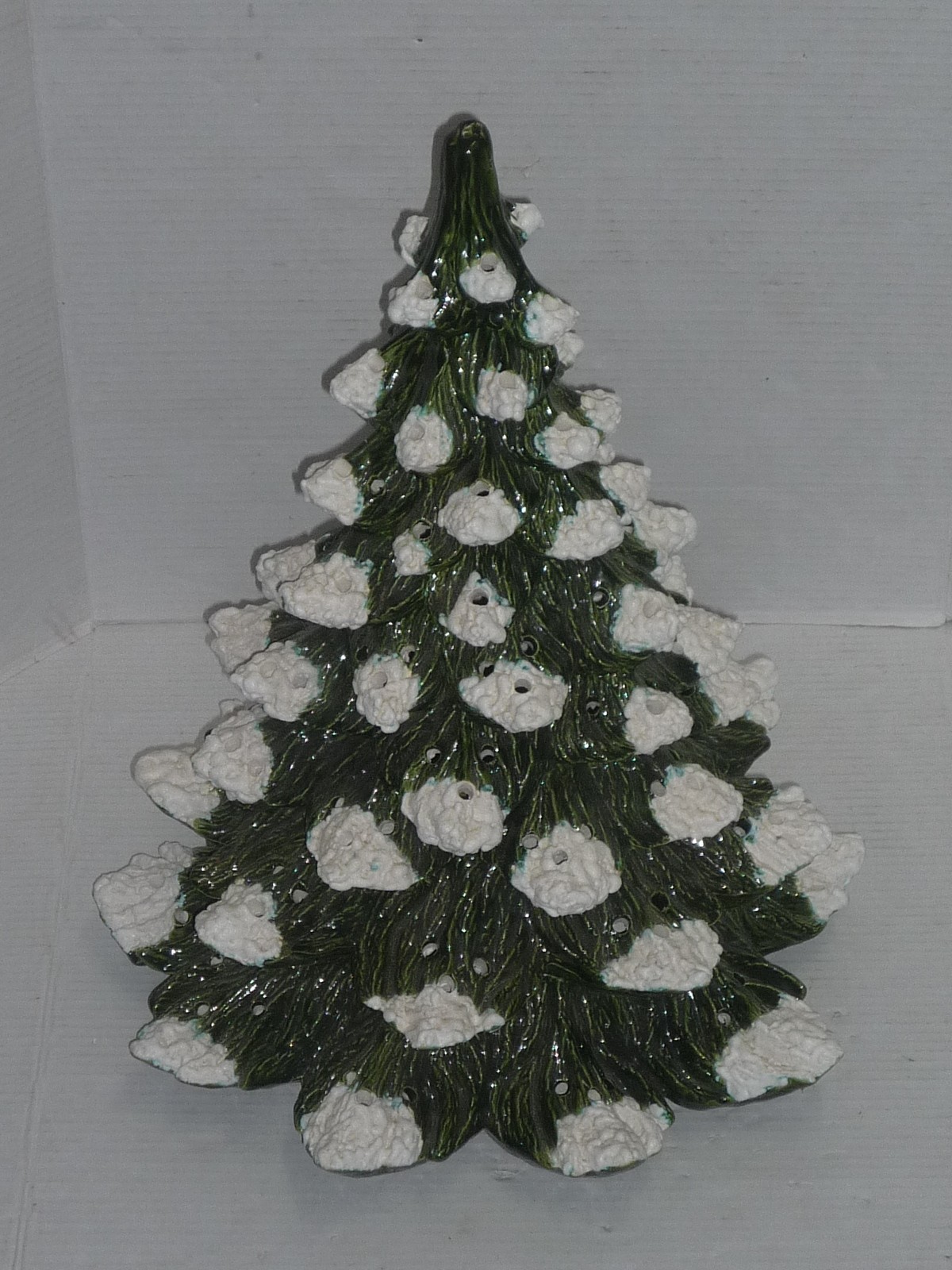 BEAUTIFUL MASSIVE VINTAGE CERAMIC SNOW FROSTED CHRISTMAS TREE 3 PIECE HEAVY READ