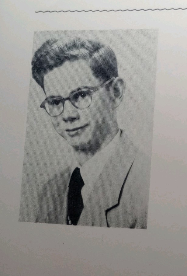 Bervin Loren Barr Senior High School Yearbook Barrs Auction House, Korean war Bervin Loren Barr Senior High School Yearbook Barrs Auction House, Korean war