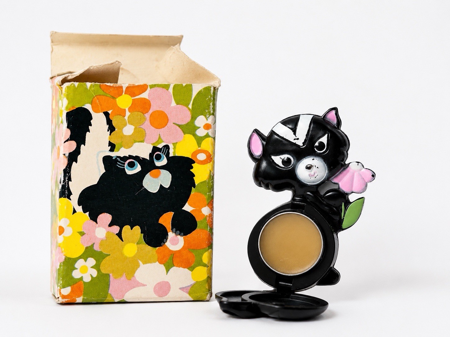 Vintage 1972 Avon Sniffy Skunk Glace Perfume Pin Brooch with Perfume and Box Vintage 1972 Avon Sniffy Skunk Glace Perfume Pin Brooch with Perfume and Box