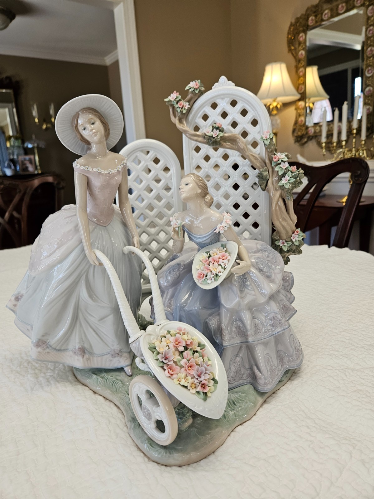 Lladro # 1880 Garden of Romance Limited Edition Lladro # 1880 Garden of Romance Limited Edition