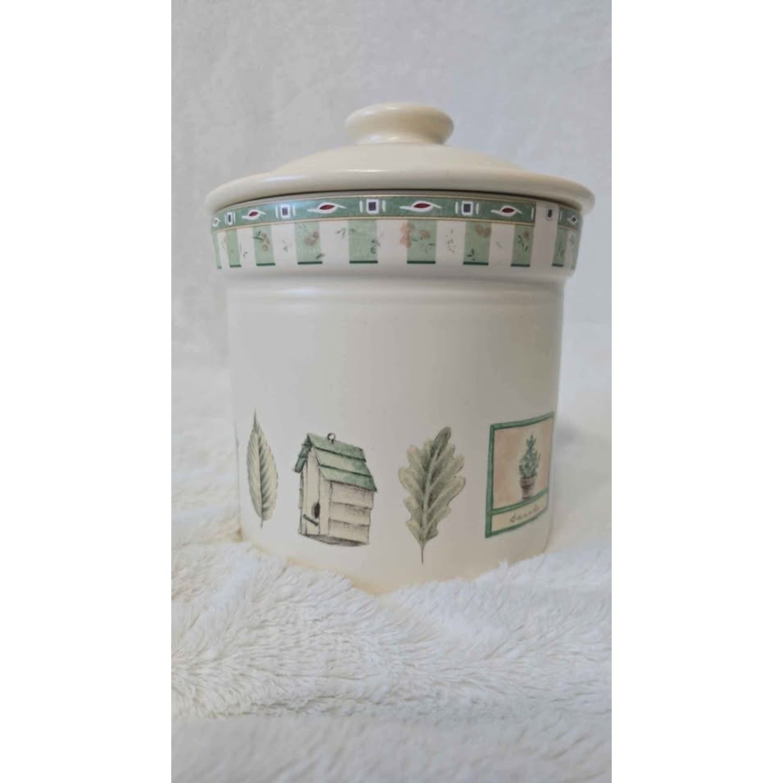 Pfaltzgraff Ceramic Canister with Lid Birdhouse Leaf Design 6 inch Farmhouse Jar