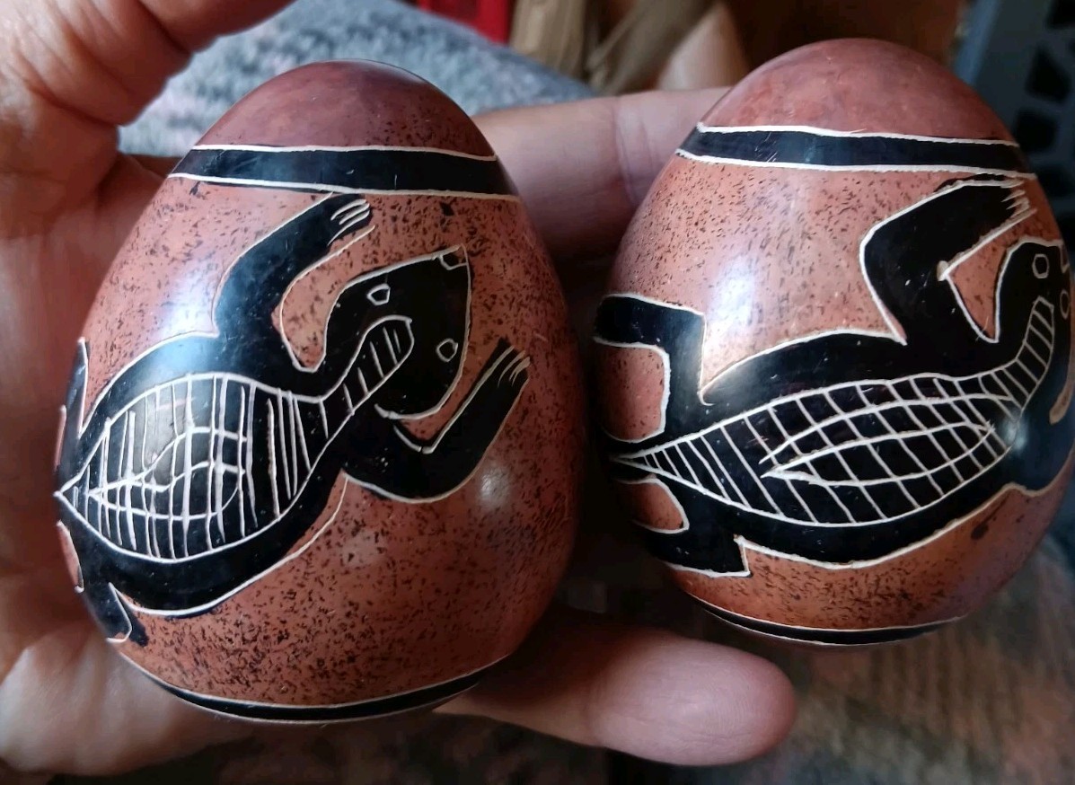 2x Vintage *Kenyan* Soapstone Eggs 2x Vintage *Kenyan* Soapstone Eggs