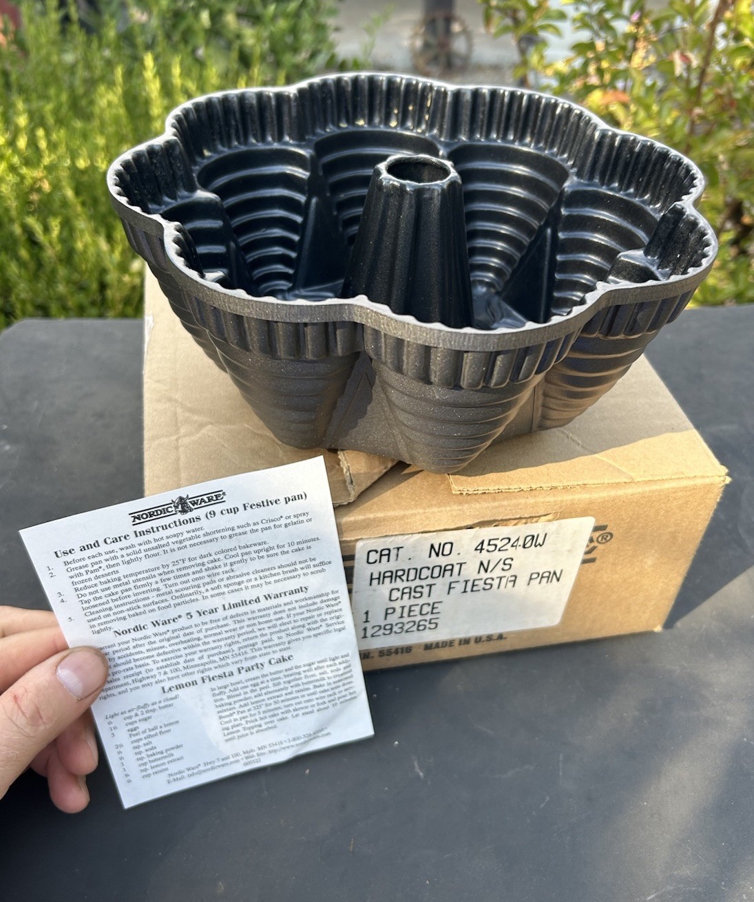 NEW - Nordic Ware Fiesta Party Pan Bundt Pan Heavy Cast Aluminum Nonstick USA
