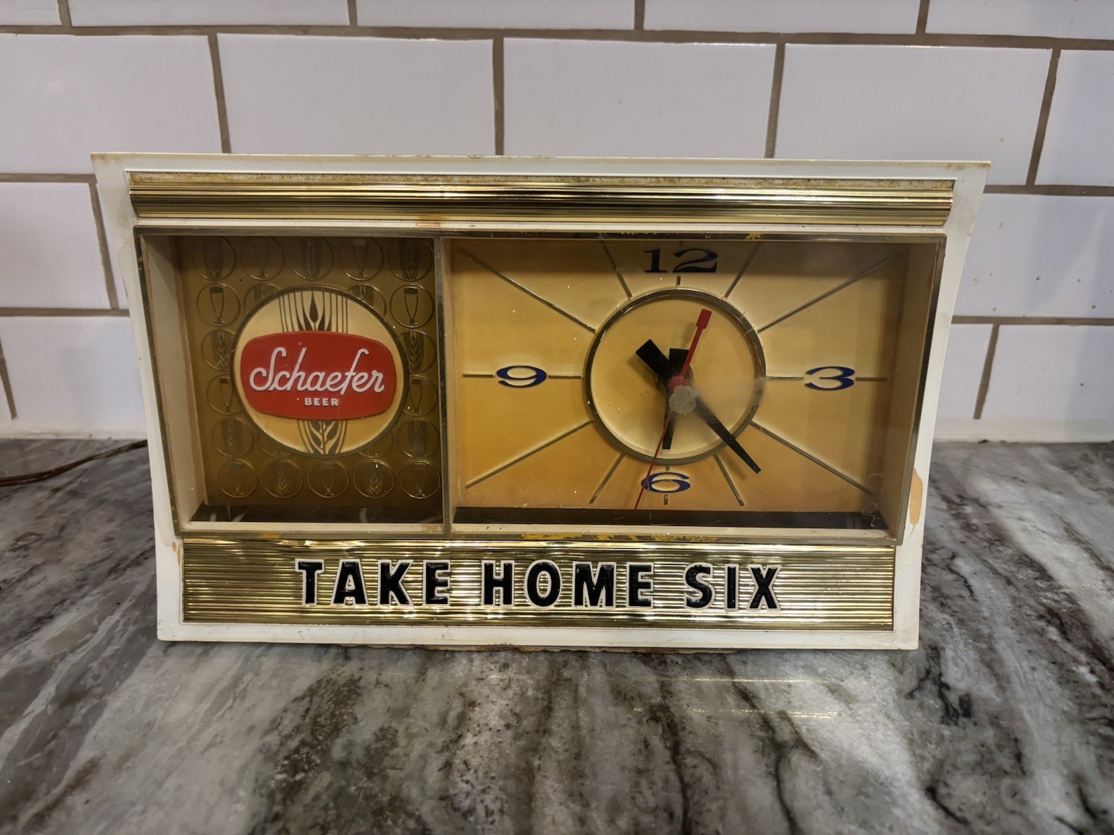 Vintage Schaefer Beer Advertising Clock “Take Home Six” - Works - Clock & Light Vintage Schaefer Beer Advertising Clock “Take Home Six” - Works - Clock & Light