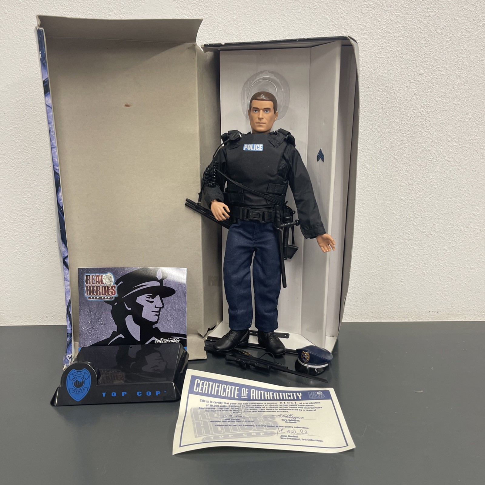 Ertl Collectibles 1998 Real Heroes Top Cop 12 Inch Police Officer Figure NEW SH5