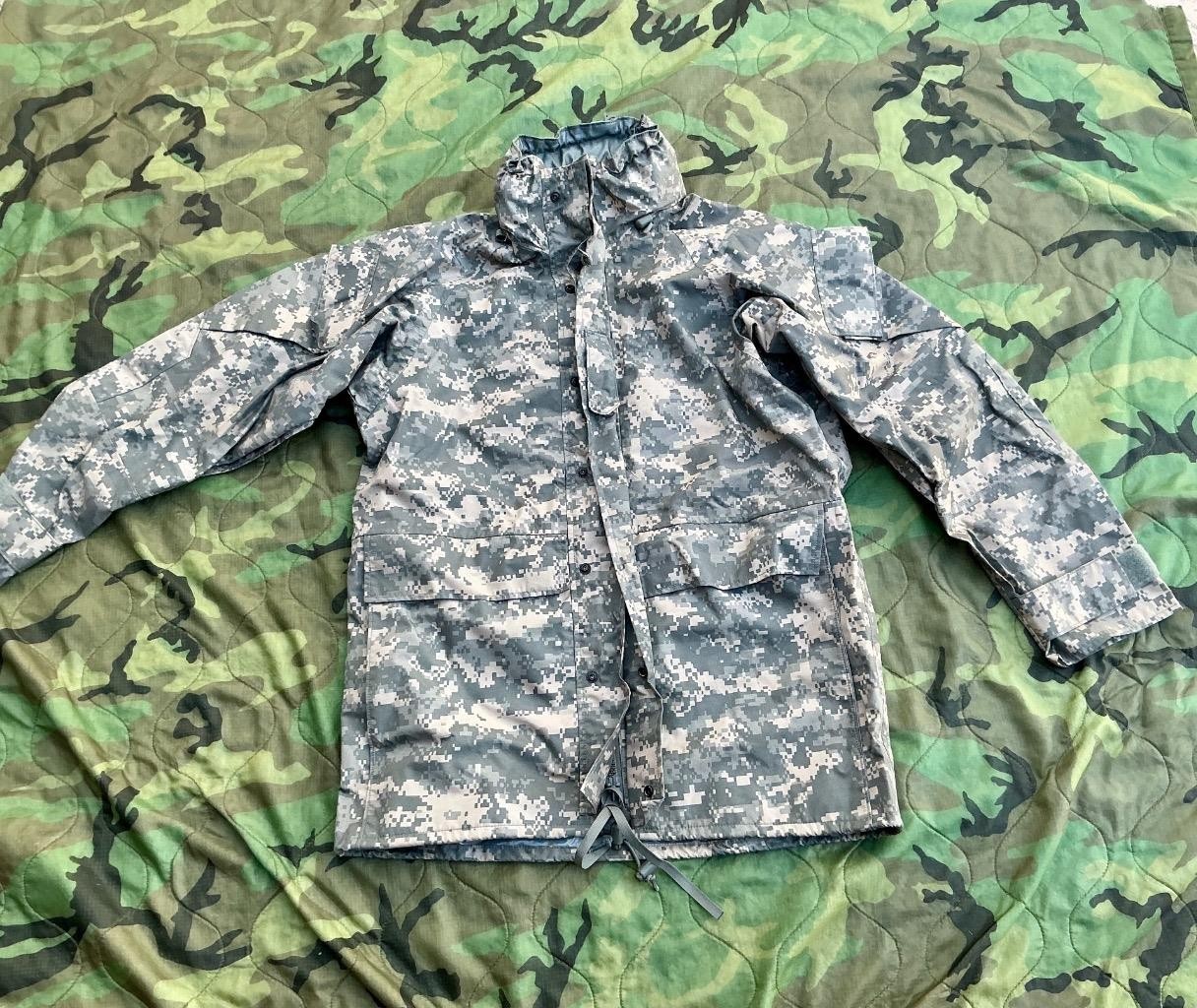 Army Military Surplus ACU Goretex Cold Weather Parka Jacket SMALL REGULAR USGI