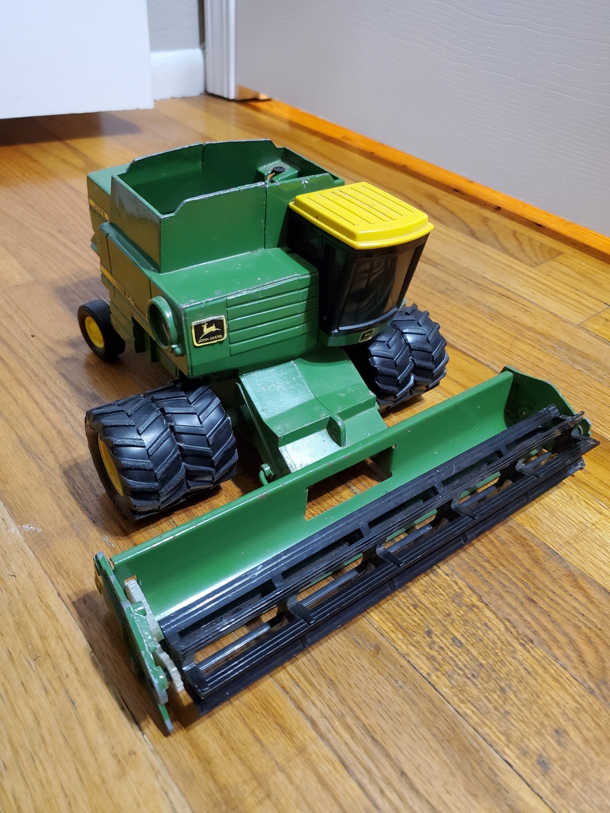 Vintage Ertl John Deere Turbo II Combine Metal and Plastic Toy USA Made 2143