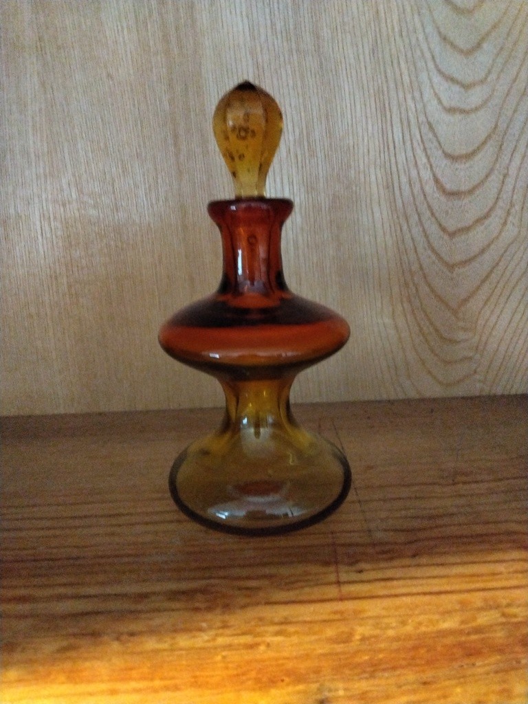Rare Mid Century Modern Amberina Glass Hourglass Perfume Bottle Rare Mid Century Modern Amberina Glass Hourglass Perfume Bottle