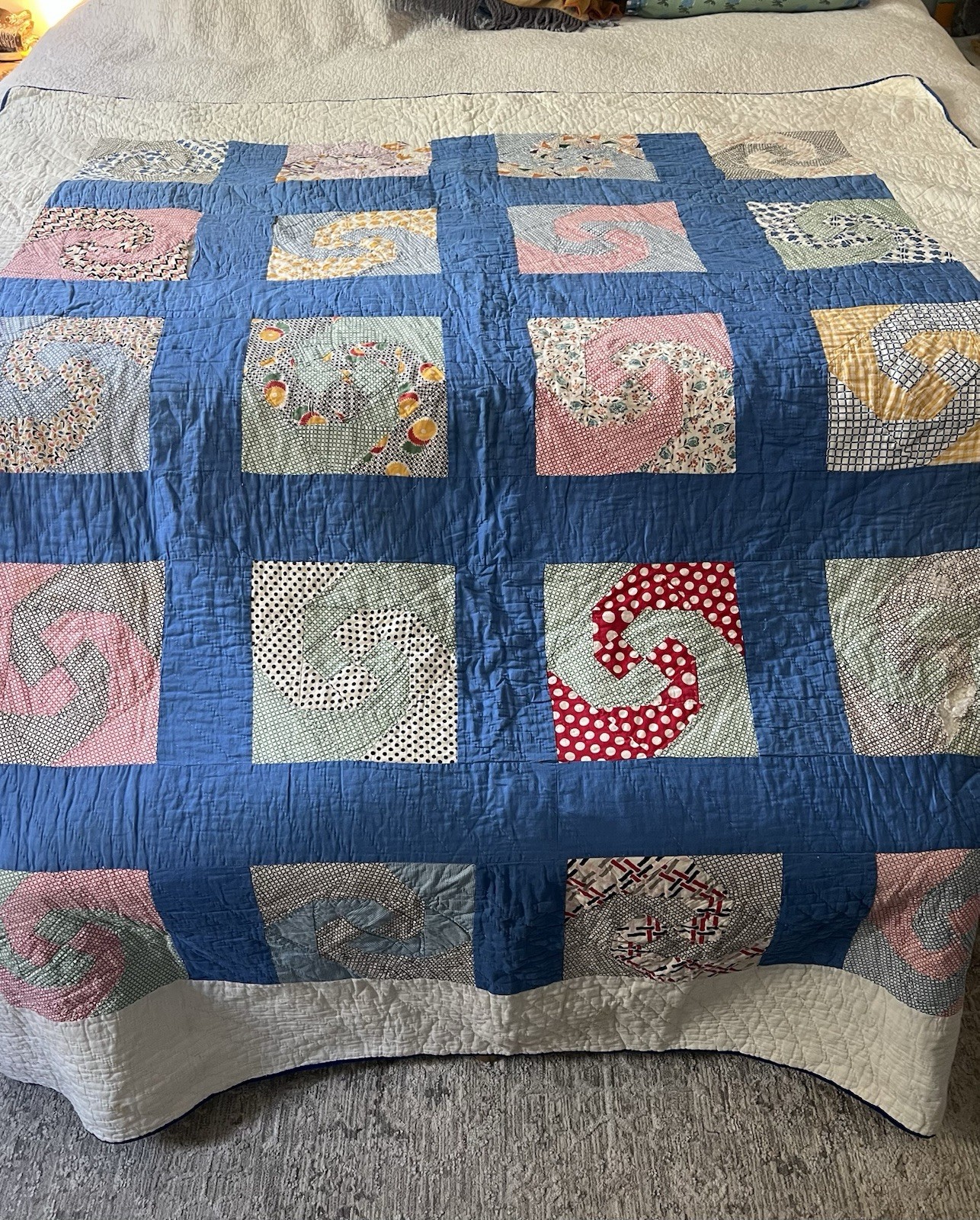 Vintage 1960’s-70’s Hand Sewn Snail trail Quilt – patchwork Folk Art Quilt Vintage 1960’s-70’s Hand Sewn Snail trail Quilt – patchwork Folk Art Quilt