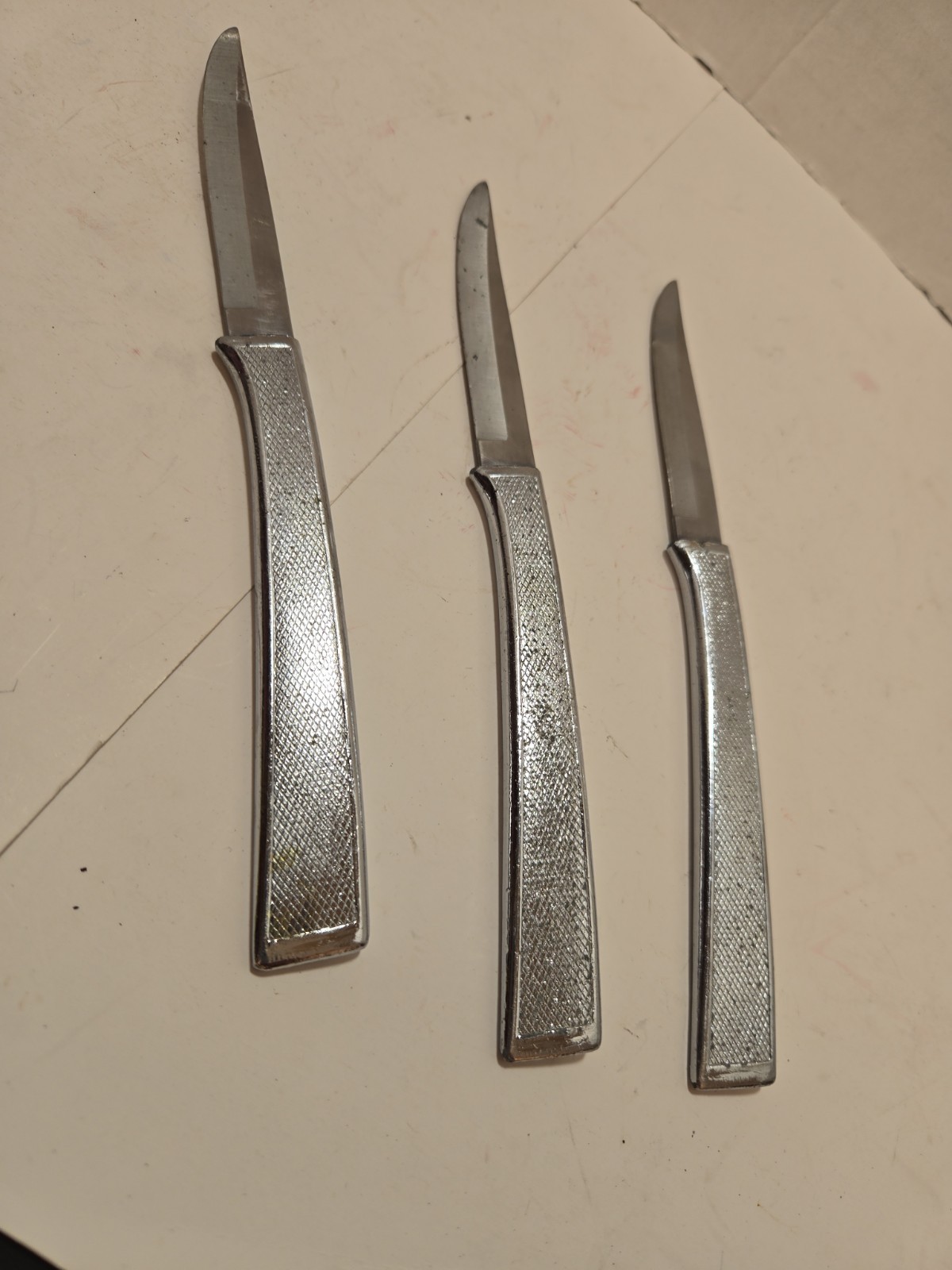Vtg Carvel Hall Stainless Steak Knives Set of 3 Textured Handles Kitchen Utensil Vtg Carvel Hall Stainless Steak Knives Set of 3 Textured Handles Kitchen Utensil