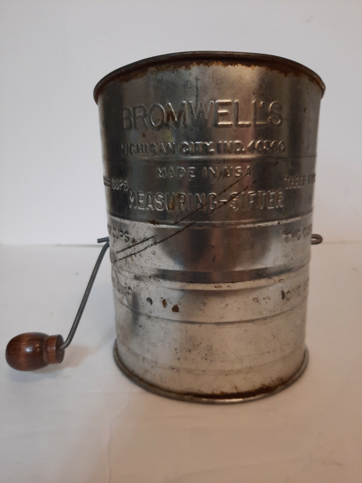 Vintage Bramwell\'s Measuring Flou Sifter Pre-owned. 