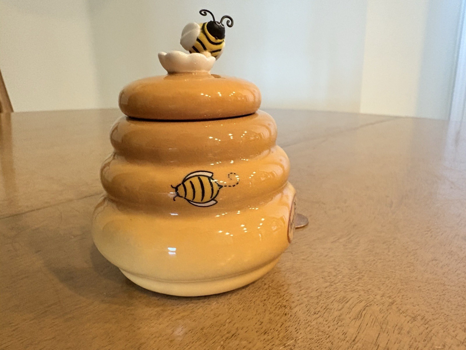 Ceramic Honey Miel Jar, Honey Pot Bee Hive W Wooden Bee Dipper With Daisy Ceramic Honey Miel Jar, Honey Pot Bee Hive W Wooden Bee Dipper With Daisy
