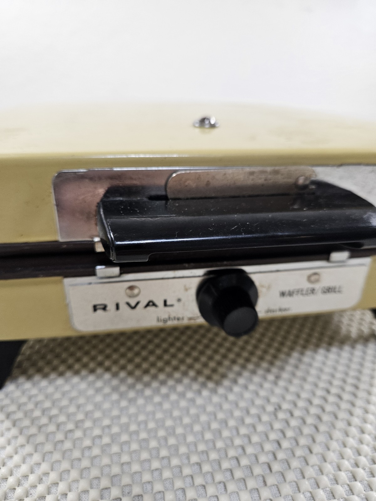 Vtg RARE Rival Avocado Green Waffle Maker & Grill UnTested Classic Teflon No. 90