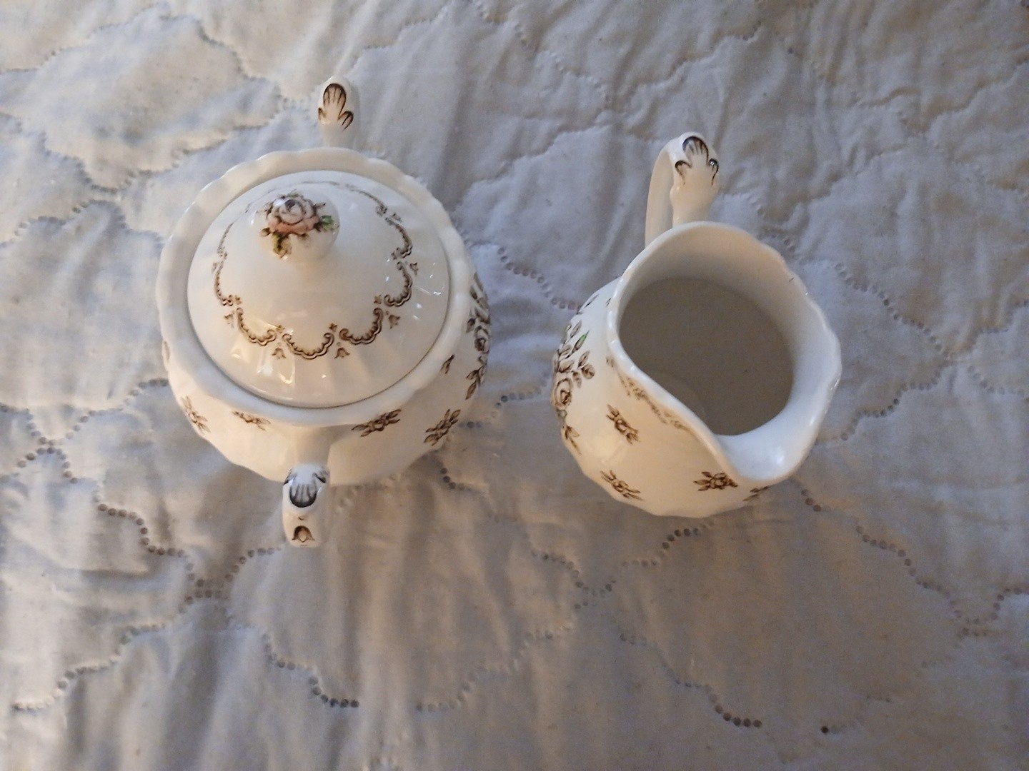Vintage J & G Meakin Chatsworth Creamer And Sugar Bowl Set Classic White... Vintage J & G Meakin Chatsworth Creamer And Sugar Bowl Set Classic White...