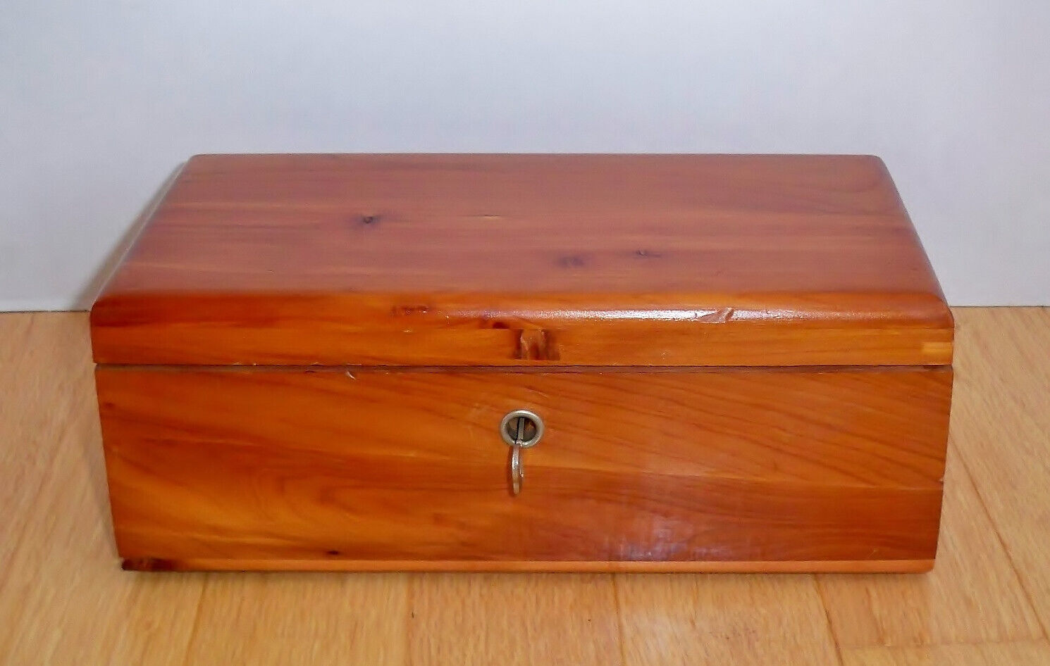 Lockable Antique LANE Wooden Cedar Chest with KEY Jewelry Trinket Box