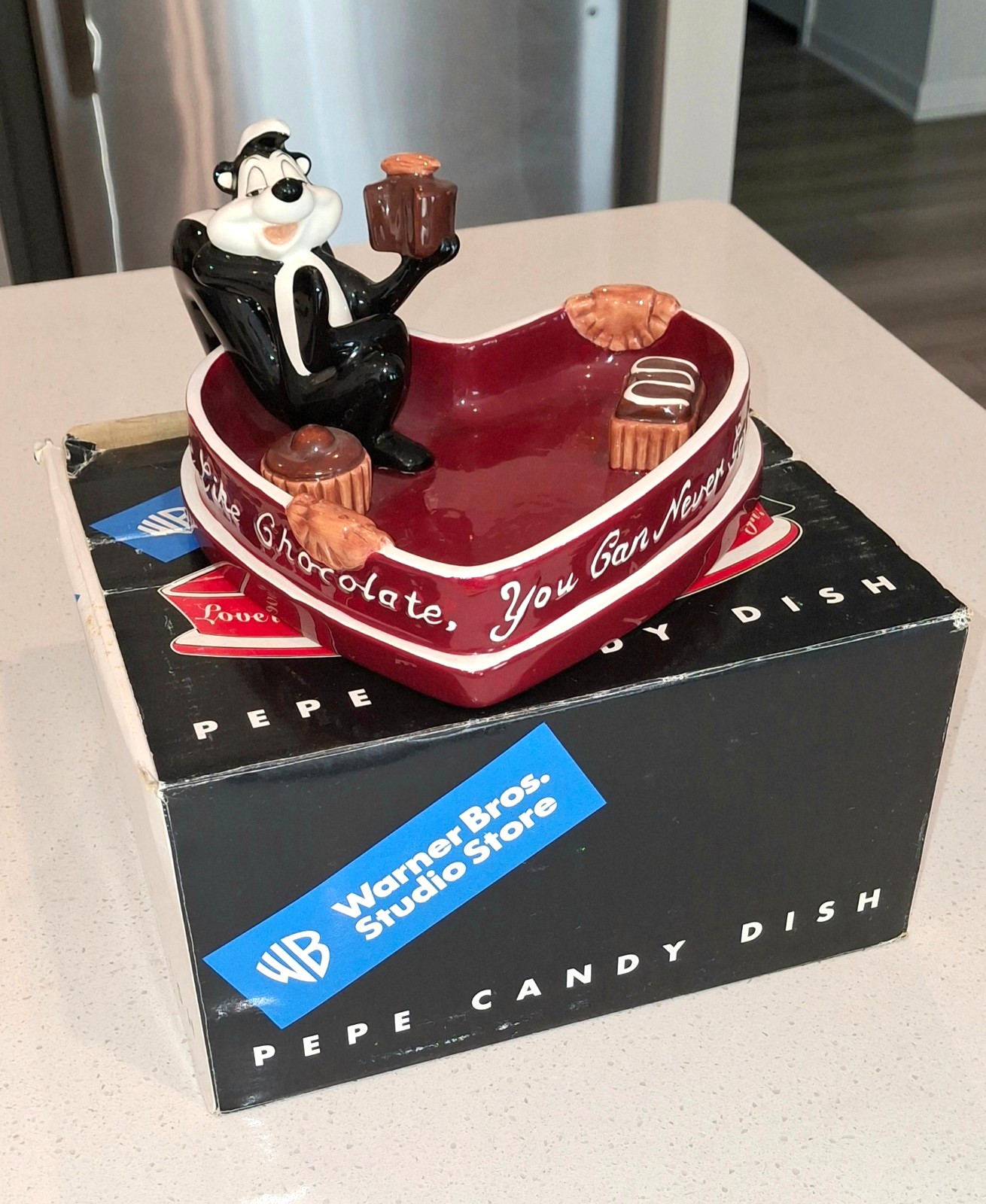 90's PEPE LE PEW Heart-Shaped CANDY DISH with Box - Vintage Looney Tunes 90's PEPE LE PEW Heart-Shaped CANDY DISH with Box - Vintage Looney Tunes