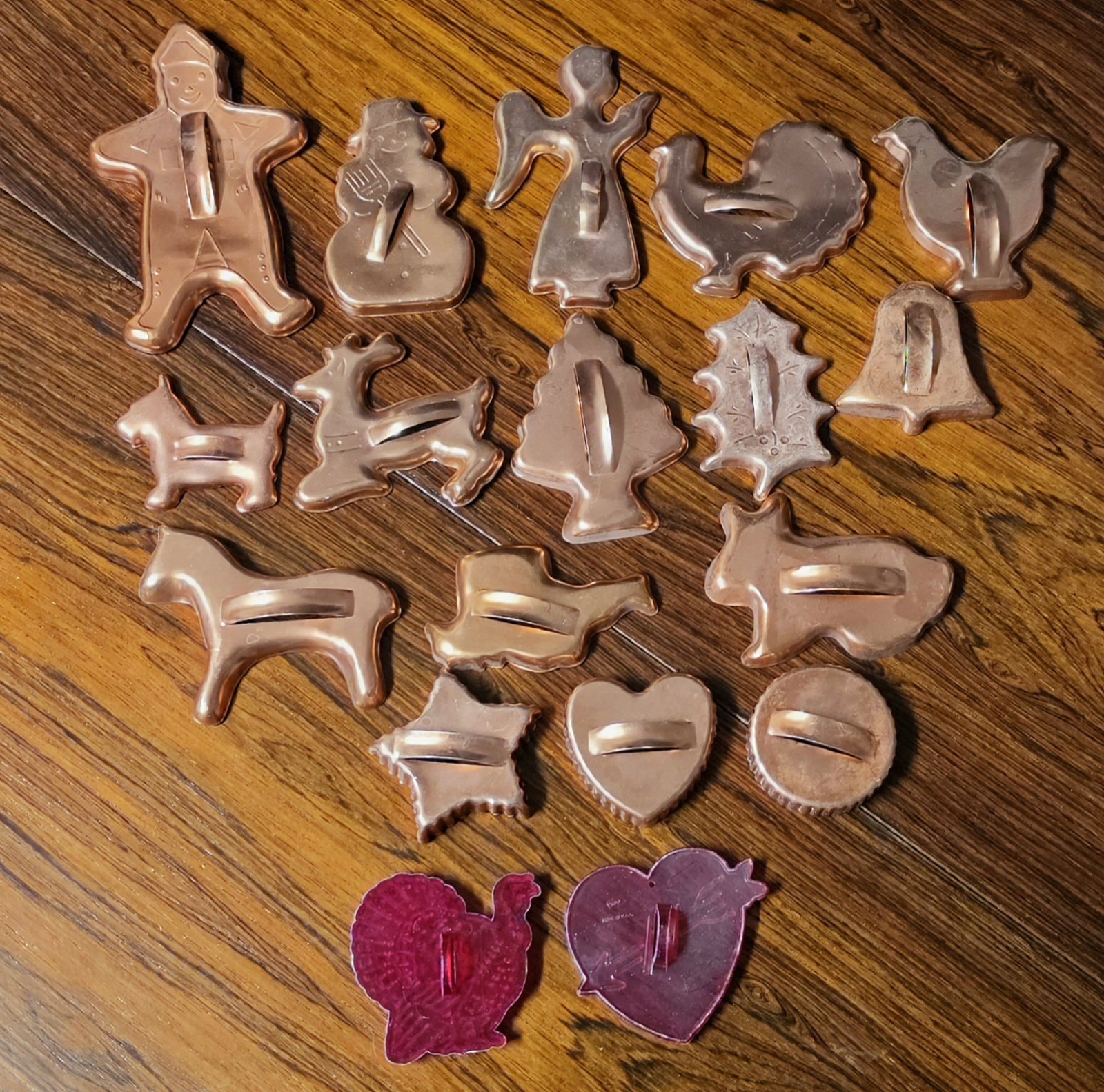 VTG Mid Century Cookie Cutters Lot of 18 Copper Aluminum & HRM Plastic 