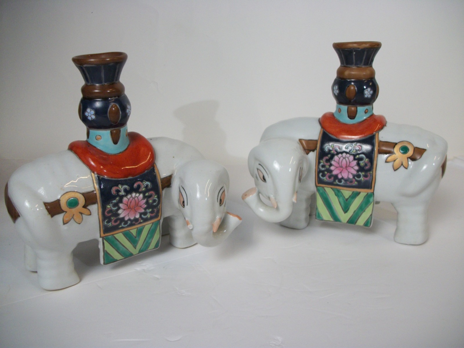 Vintage Pair Of 1970s Chinoiserie Ceramic Porcelain Elephant Candleholders Vintage Pair Of 1970s Chinoiserie Ceramic Porcelain Elephant Candleholders