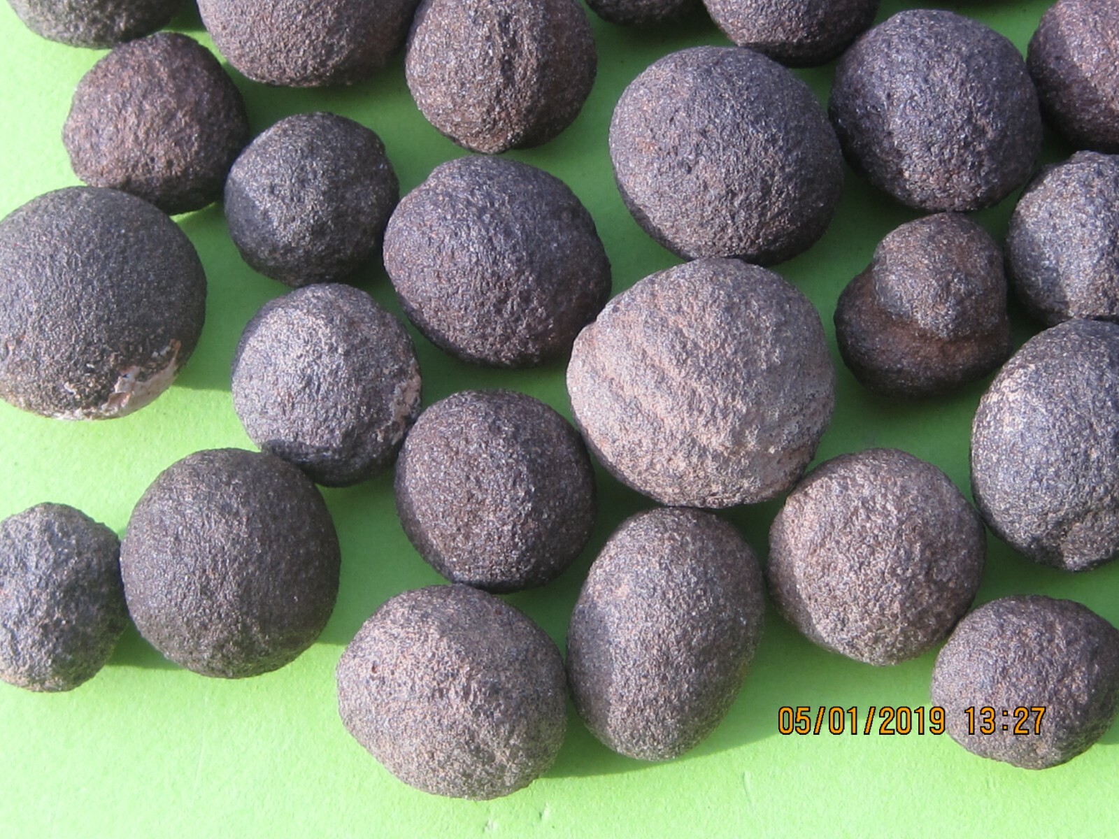 LOT OF 50 VOLCANIC MOQUI MARBLES LOT OF 50 VOLCANIC MOQUI MARBLES