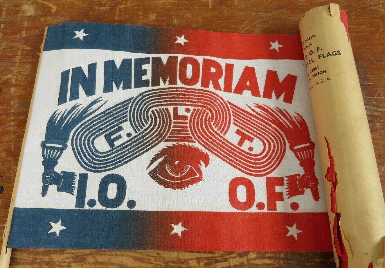 (B) Vintage Odd Fellows in Memoriam I.O.O.F Parade Grave Flag Set of 2 IOOF NOS (B) Vintage Odd Fellows in Memoriam I.O.O.F Parade Grave Flag Set of 2 IOOF NOS