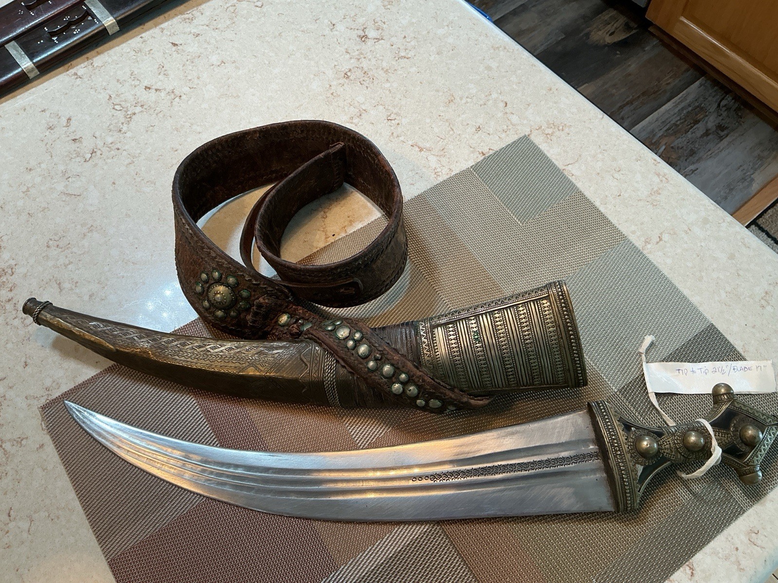Yemen Arab Khanjar Jambiya Dagger With Ornate Designs On Hilt, Scabbard, Belt Yemen Arab Khanjar Jambiya Dagger With Ornate Designs On Hilt, Scabbard, Belt