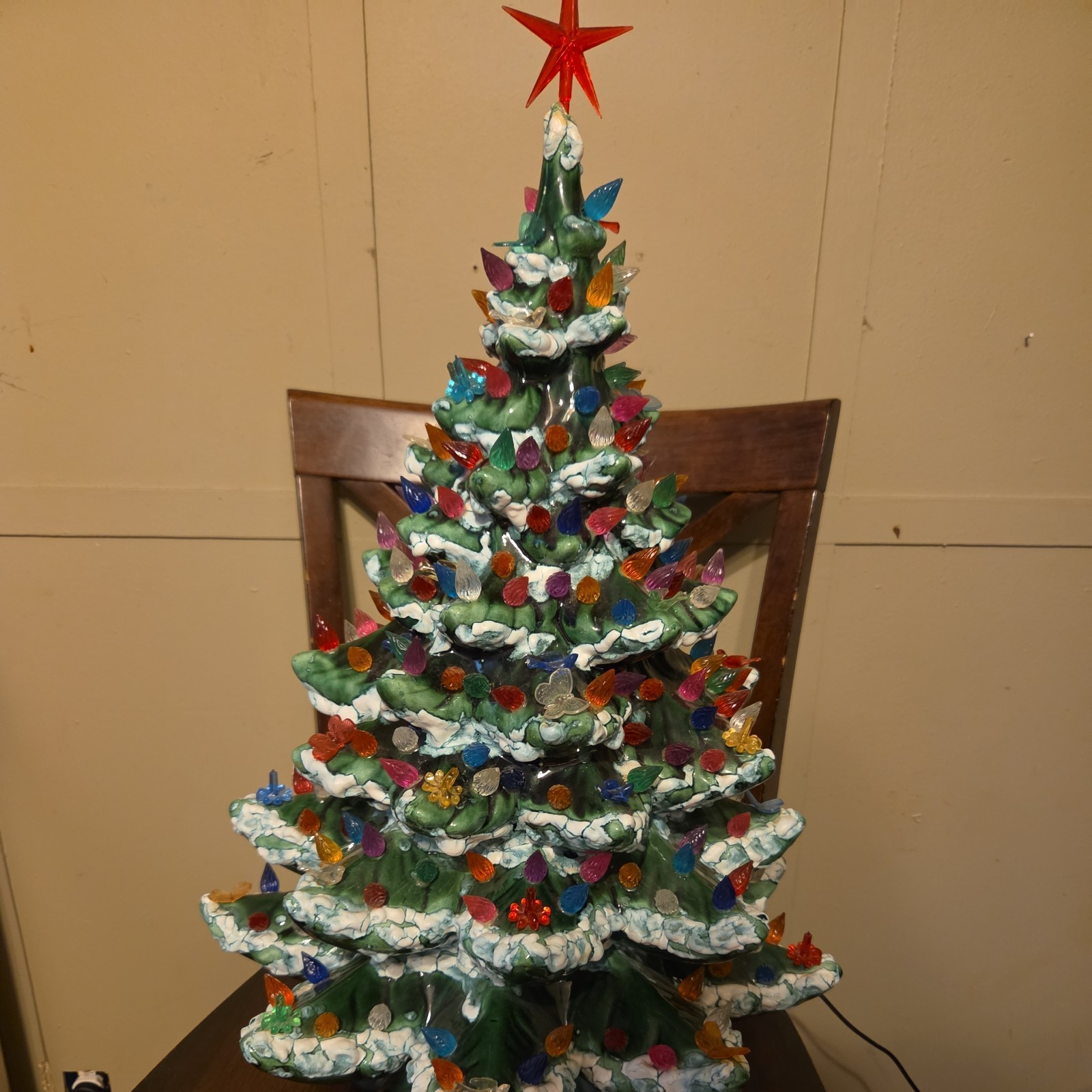 VTG 1975 ATLANTIC MOLD CERAMIC LIGHT UP CHRISTMAS TREE 24 VTG 1975 ATLANTIC MOLD CERAMIC LIGHT UP CHRISTMAS TREE 24