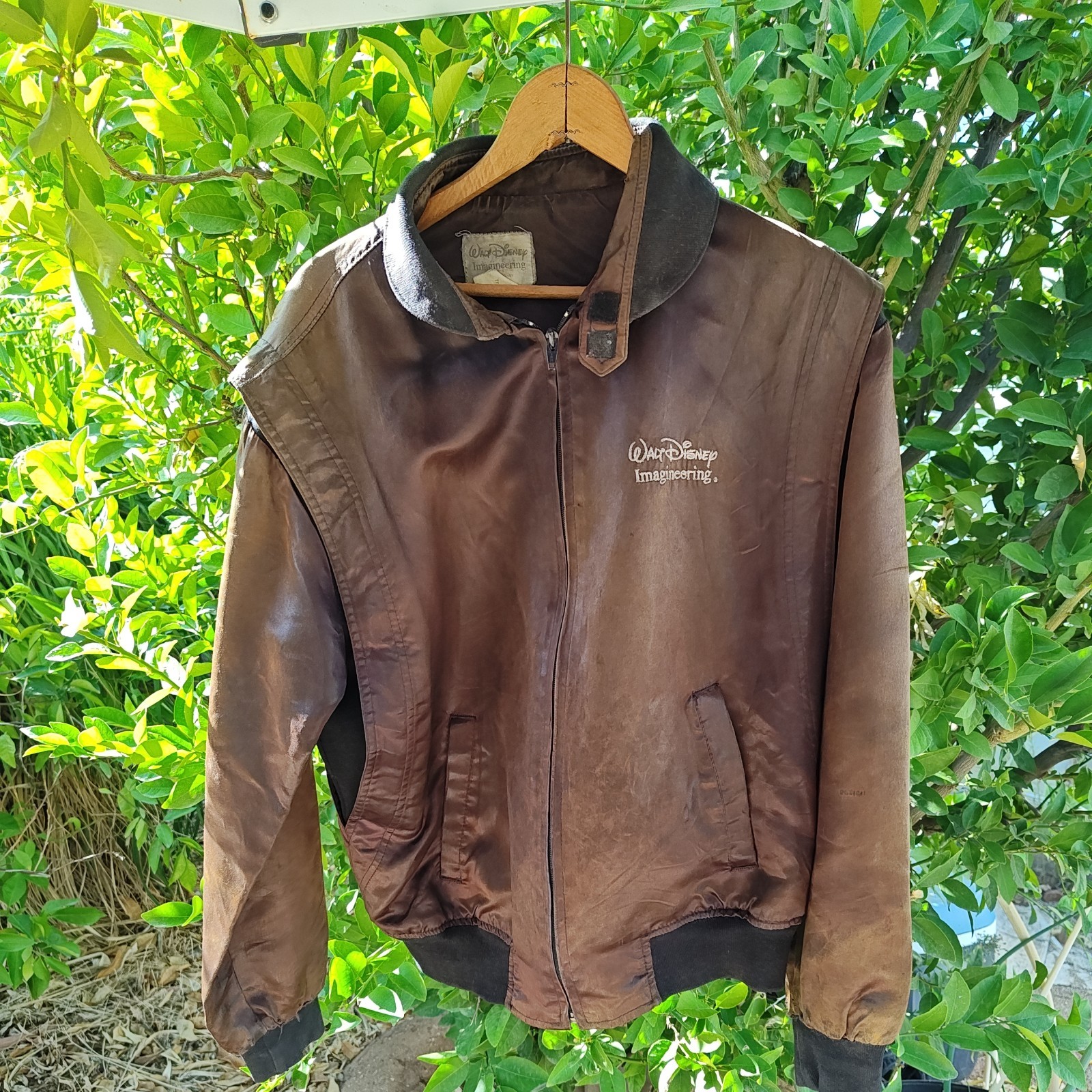 VINTAGE Walt Disney Imagineering Embroidered Satin Tour Jacket. RARE Size Large