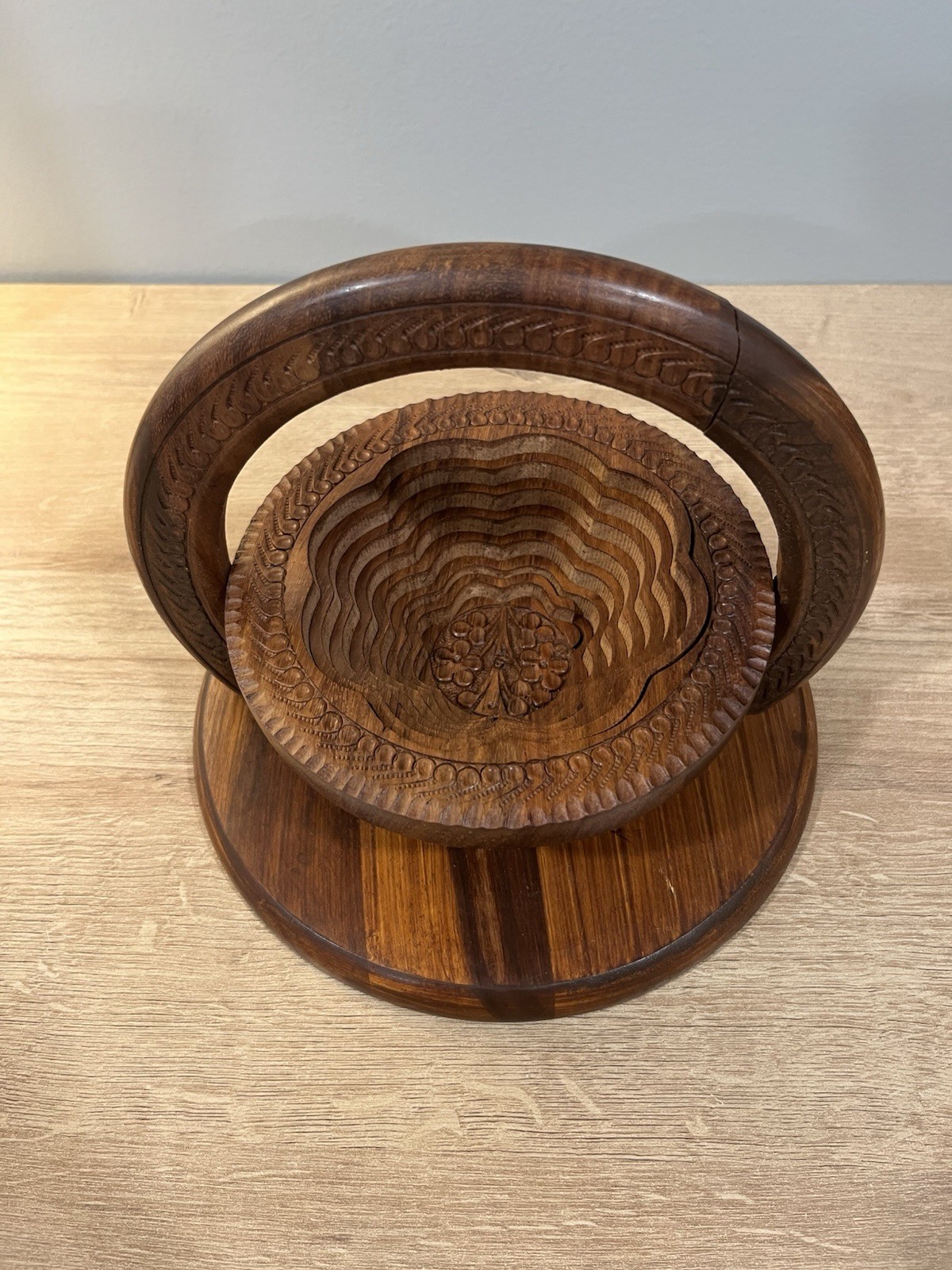 Vintage Hand Carved Wood Collapsible Folding Trivet Bowl Basket Cracked Handle Vintage Hand Carved Wood Collapsible Folding Trivet Bowl Basket Cracked Handle