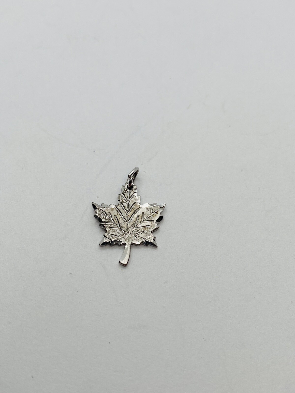 VINTAGE FORSTNER STERLING SILVER MAPLE LEAF DESIGNER CHARM PENDANT 0.6g 925 VINTAGE FORSTNER STERLING SILVER MAPLE LEAF DESIGNER CHARM PENDANT 0.6g 925