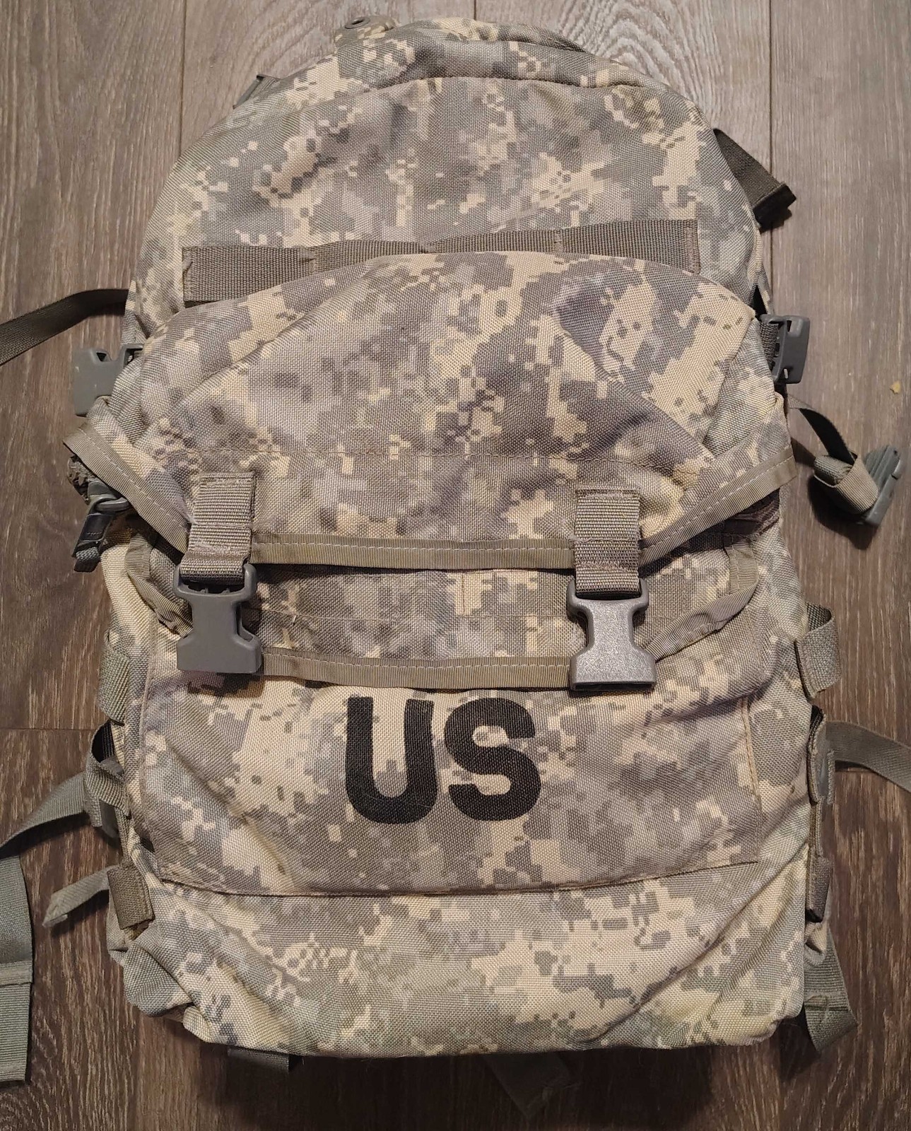 16pc Rifleman Kit MOLLE System UCP Complete Set USGI W/pad and the stiffener 16pc Rifleman Kit MOLLE System UCP Complete Set USGI W/pad and the stiffener