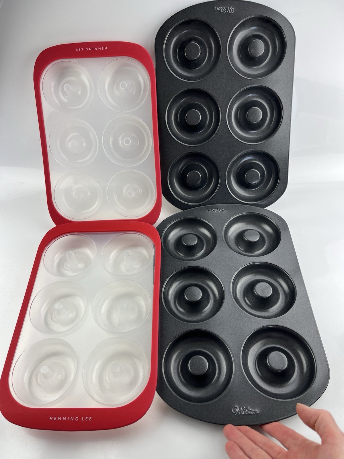 Lot 4 Wilton Non Stick Donut Pans PFAS Free & Henning Lee Silicone Pans Lot 4 Wilton Non Stick Donut Pans PFAS Free & Henning Lee Silicone Pans