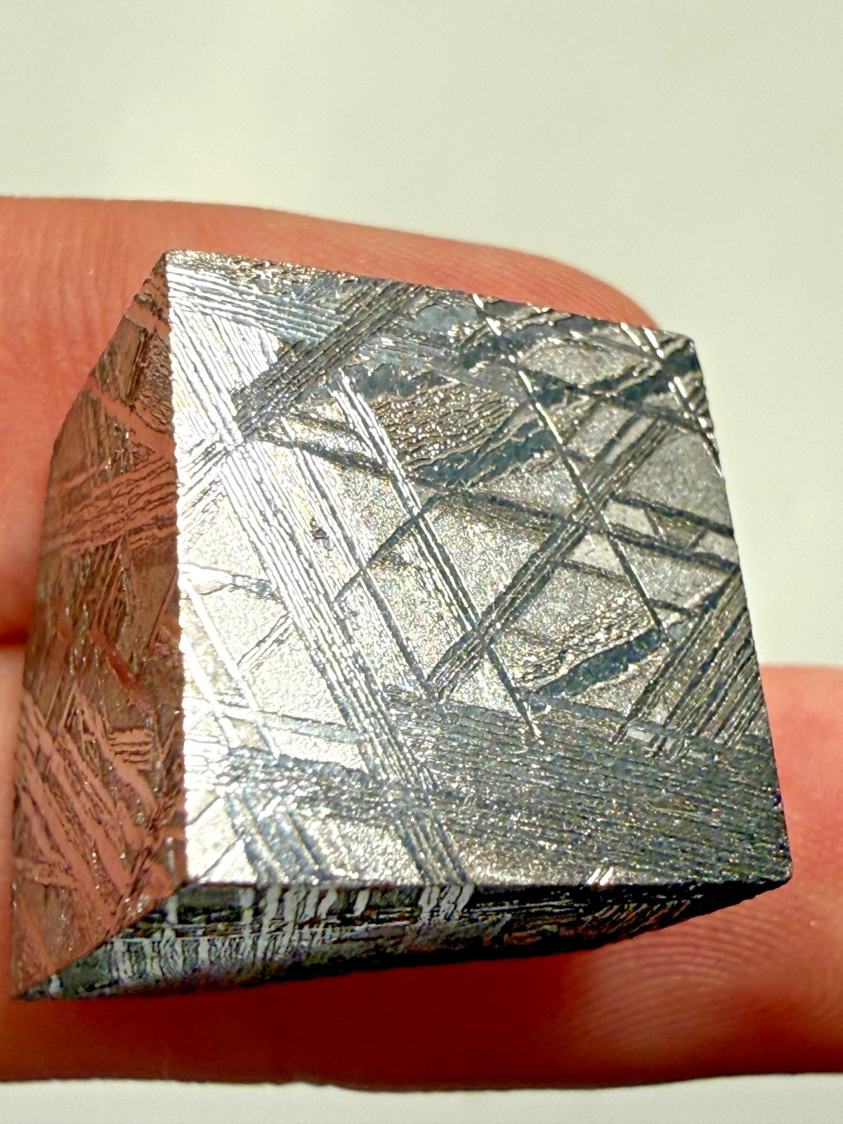 LOW PRICE BEAUTIFUL BLOCK CUT MUONIONALUSTA SWEDISH IRON METEORITE 27.8 GMS