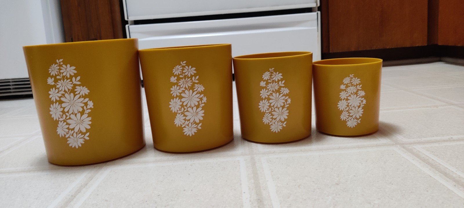 4 Vintage Inner Stackable Flower Containers 4 Vintage Inner Stackable Flower Containers