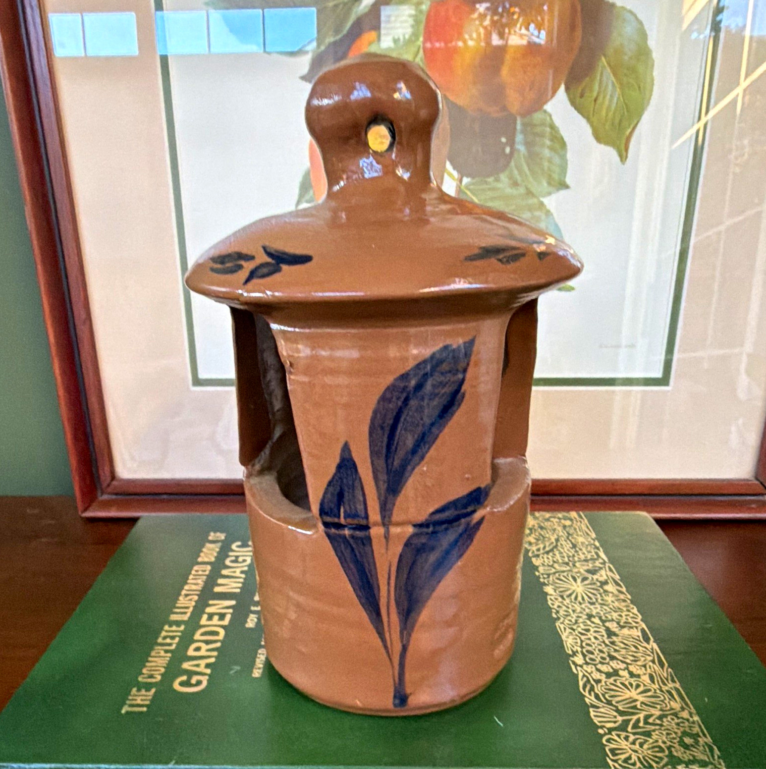 Williamsburg Pottery Ceramic & Porcelain Bird Feeder Brown Blue Cylinder 4x4x8