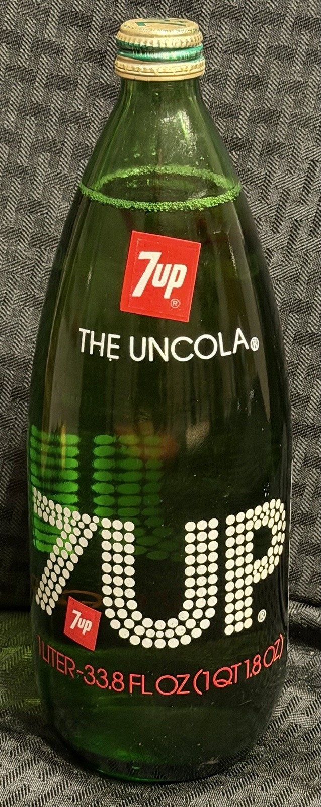 Vintage 7UP  The Uncola 1 Liter Groovy Green Glass Bottle Full Unopened Capped