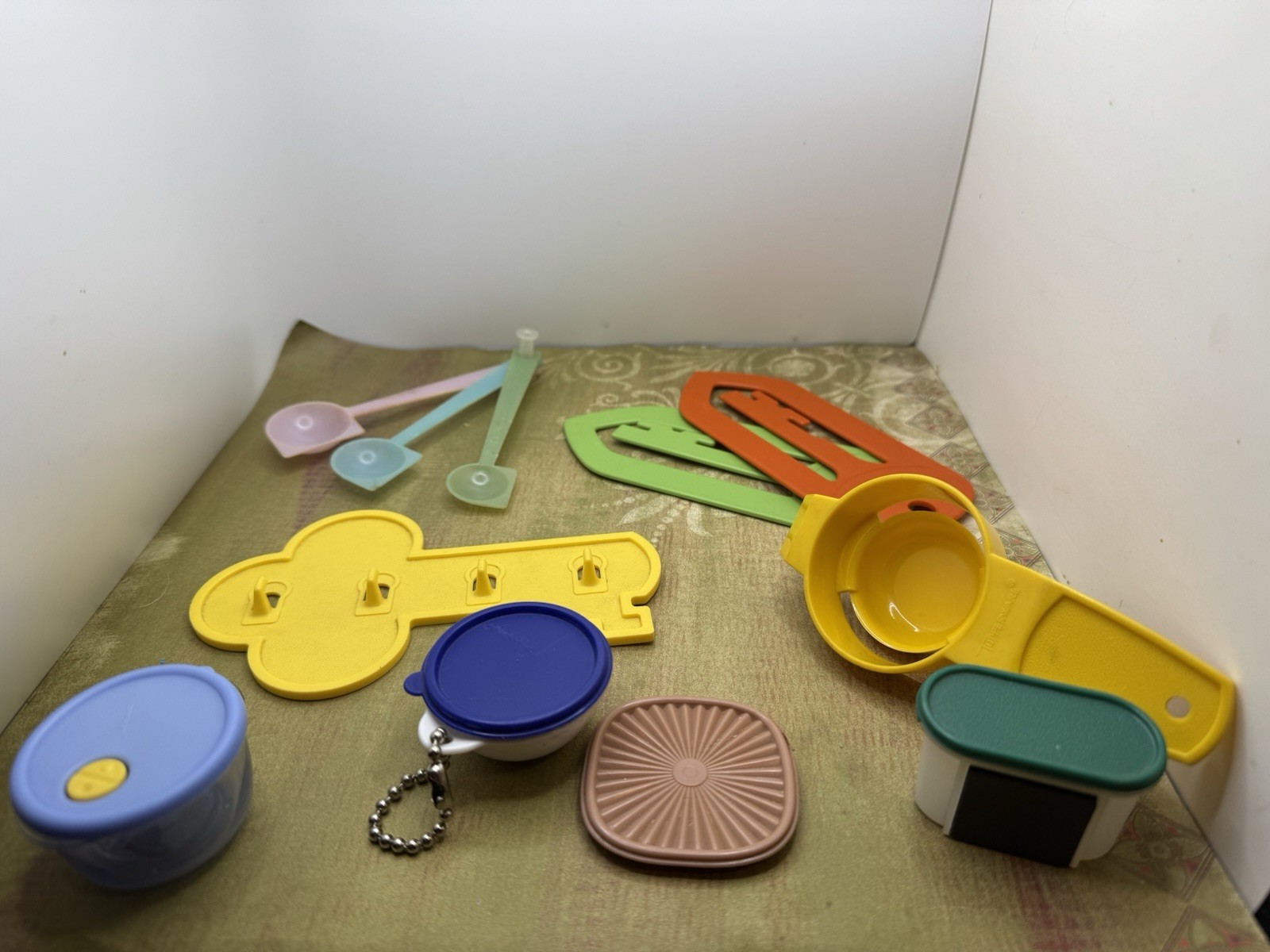 Vintage Tupperware Gadgets Plus