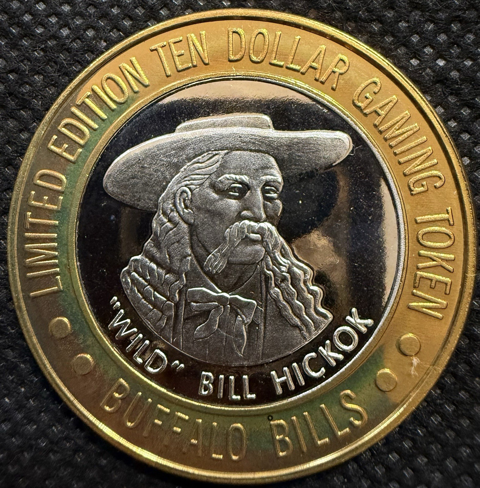 WILD BILL HICKOK BUFFALO BILLS CASINO RARE Limited Edition 999% .6 Oz Pure Silvr WILD BILL HICKOK BUFFALO BILLS CASINO RARE Limited Edition 999% .6 Oz Pure Silvr