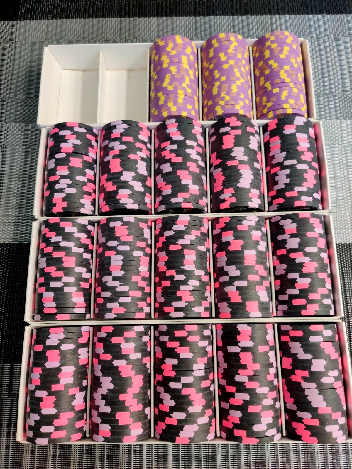 Harrah's New Orleans Nola Secondary 360pc poker chip set Harrah's New Orleans Nola Secondary 360pc poker chip set