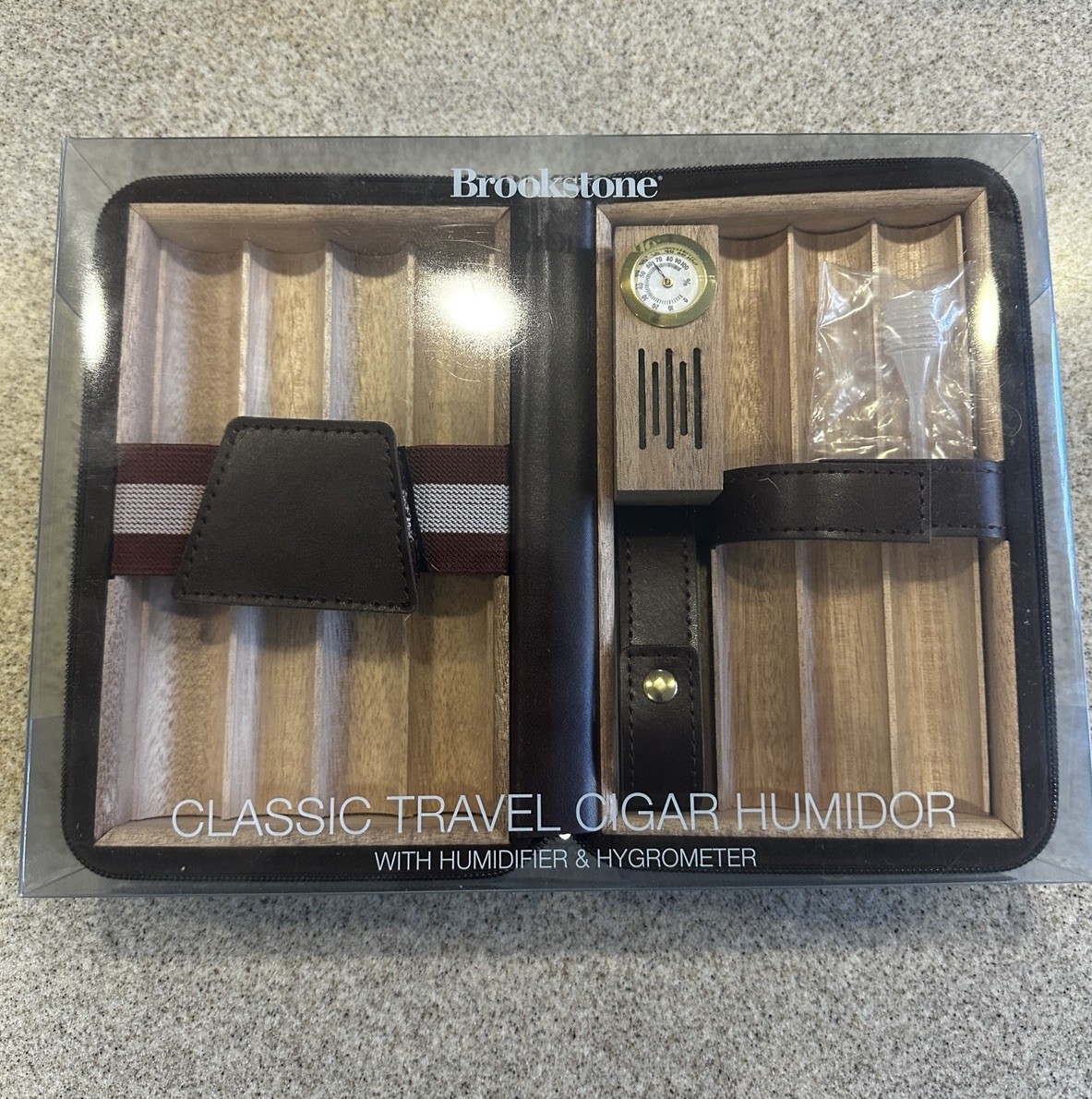 Brookstone Classic Travel Cigar Humidor With Humidifier & Hygrometer 7 Cigars Brookstone Classic Travel Cigar Humidor With Humidifier & Hygrometer 7 Cigars